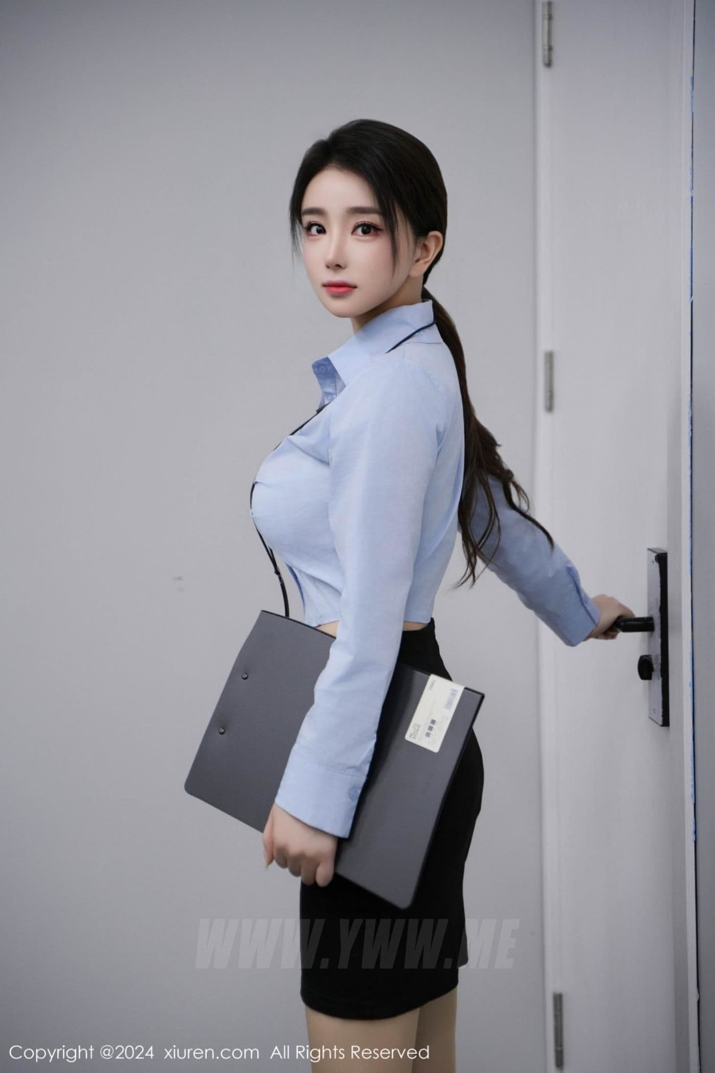 XiuRen秀人网 No.8220 雨儿酱eve 美腿丝袜