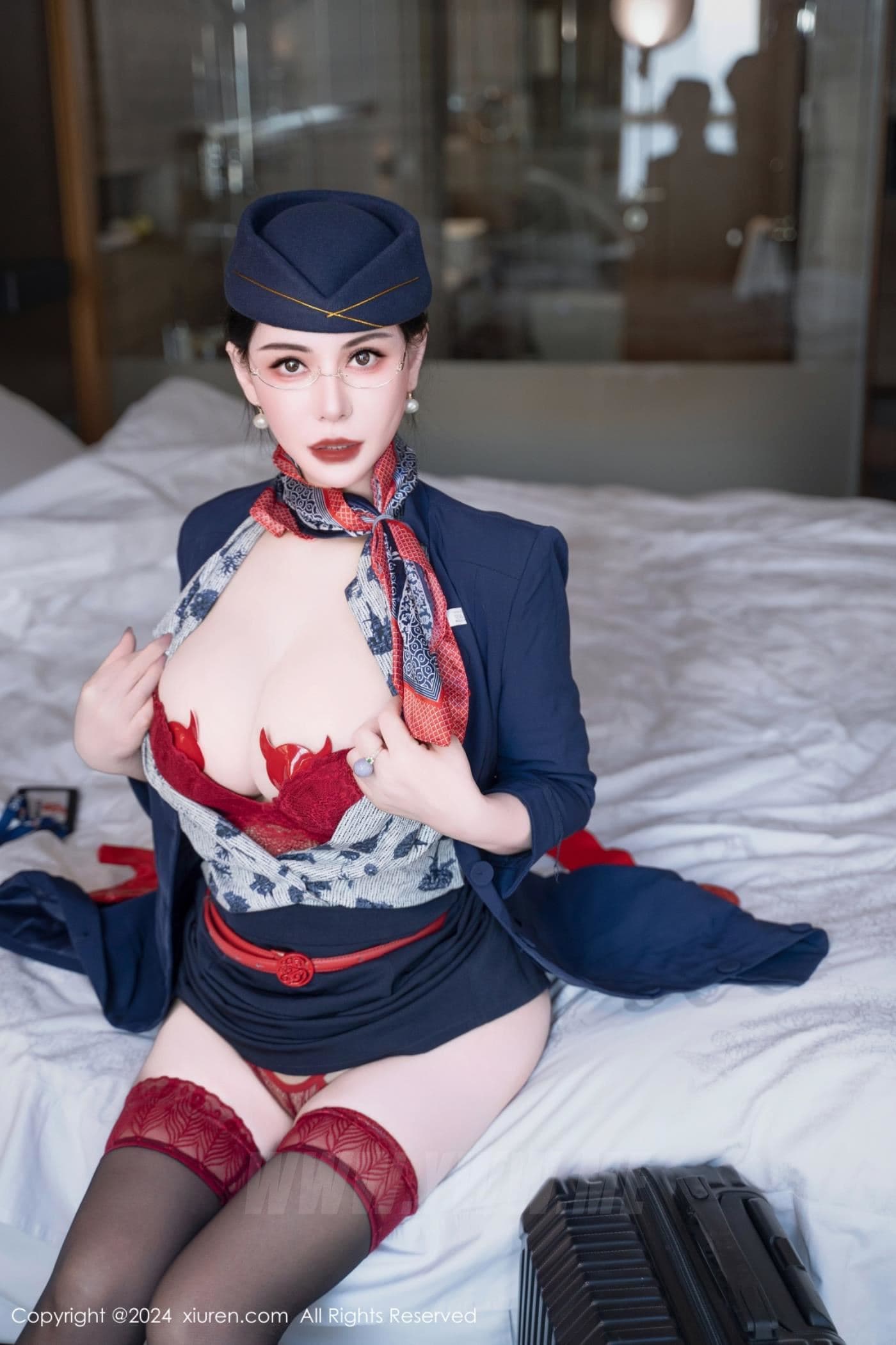 XiuRen秀人网 No.8253 悦悦姐 黑丝美臀