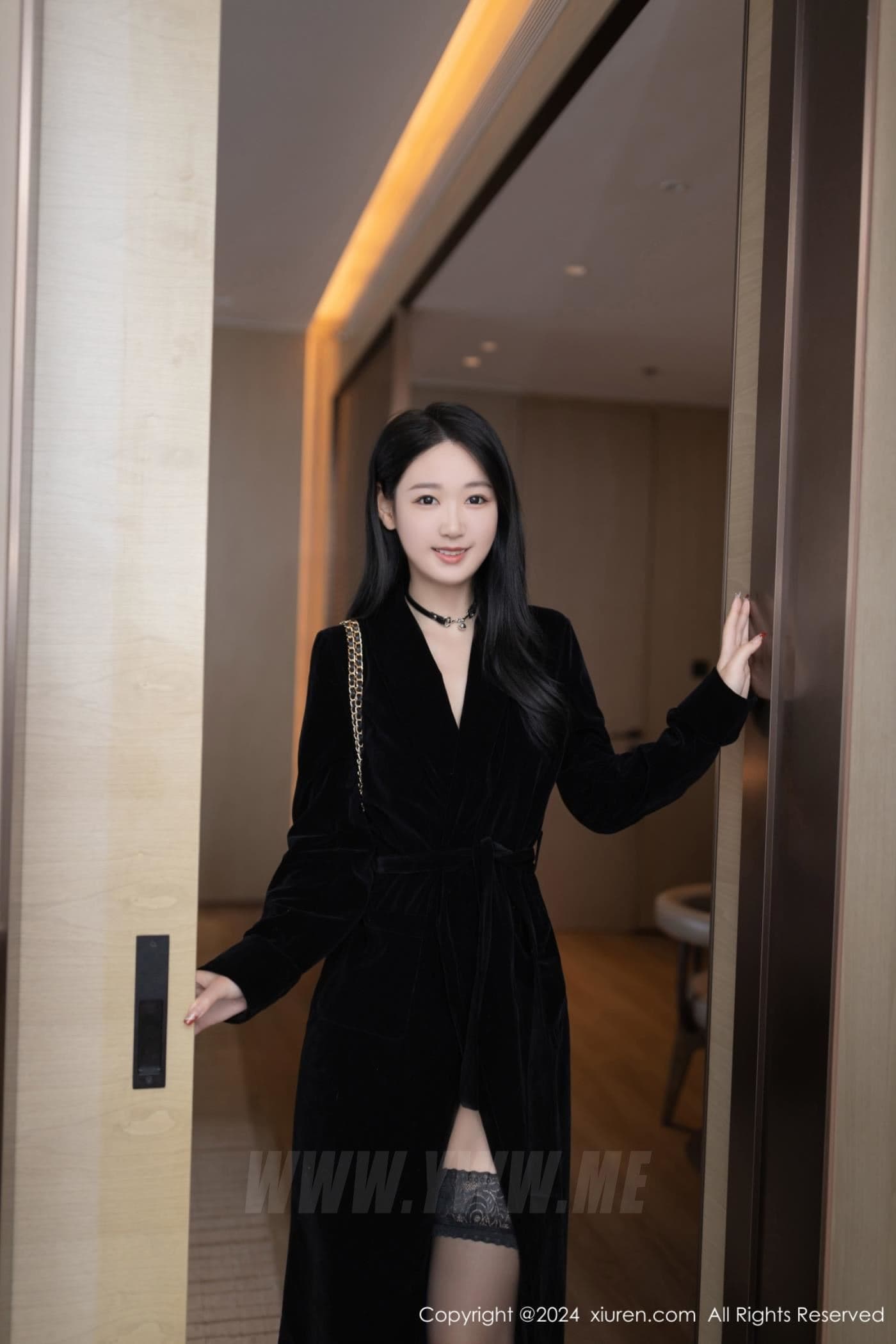 XiuRen秀人网 No.8326 唐安琪 黑丝美腿