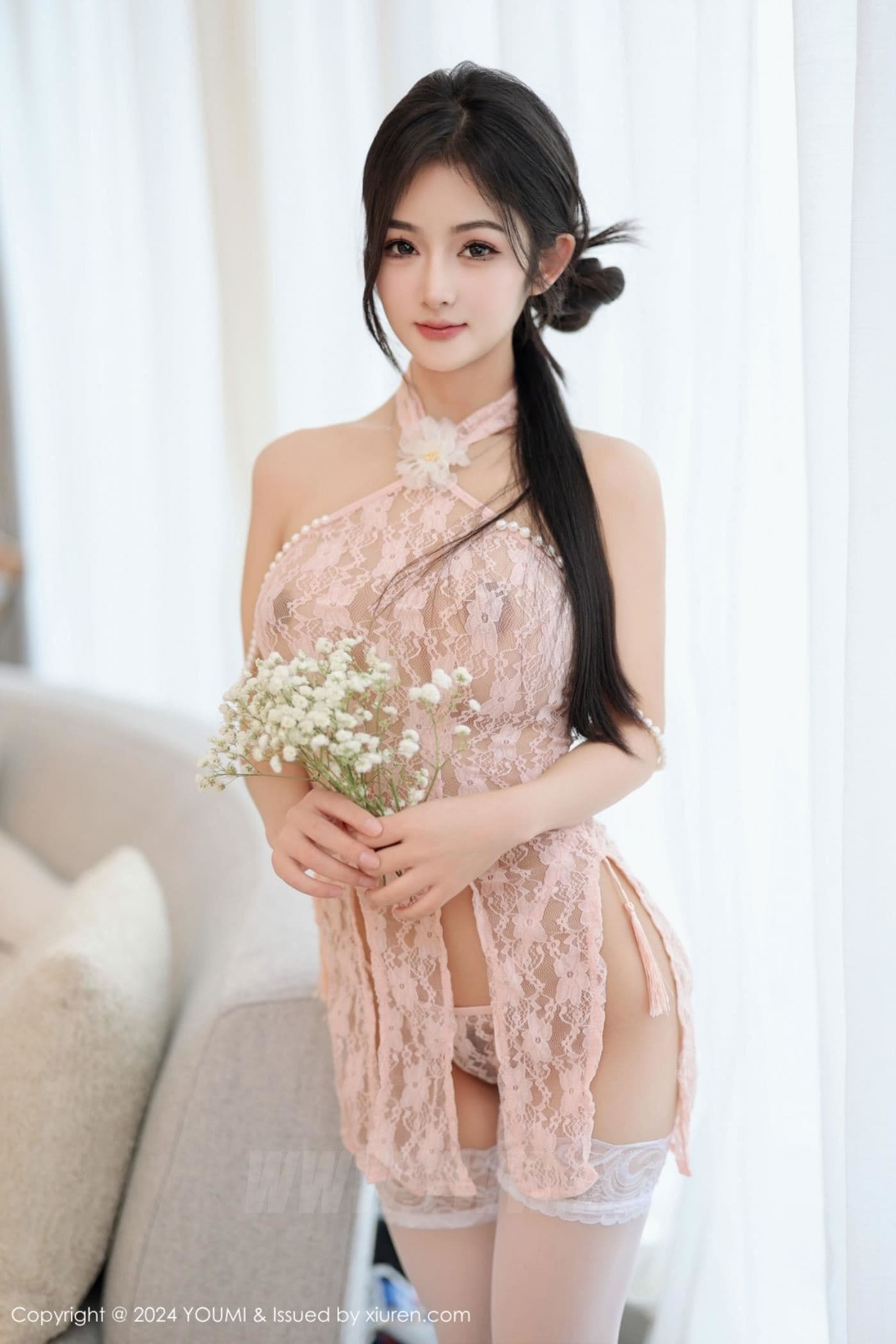 YOUMI尤蜜荟 VOL.1045 小茶茶tea 丝袜美腿