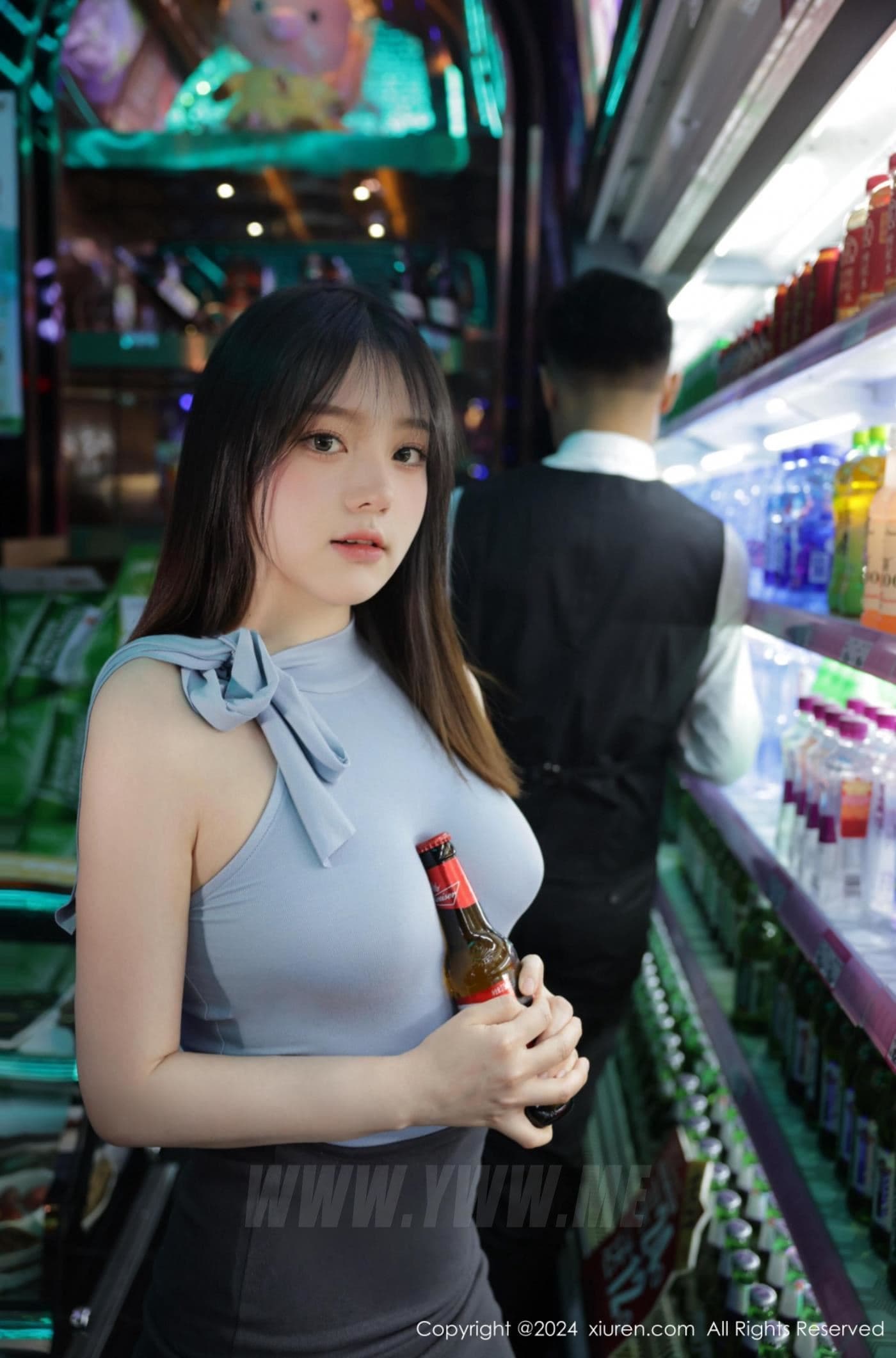 XiuRen秀人网 No.8402 豆瓣酱 美腿黑丝