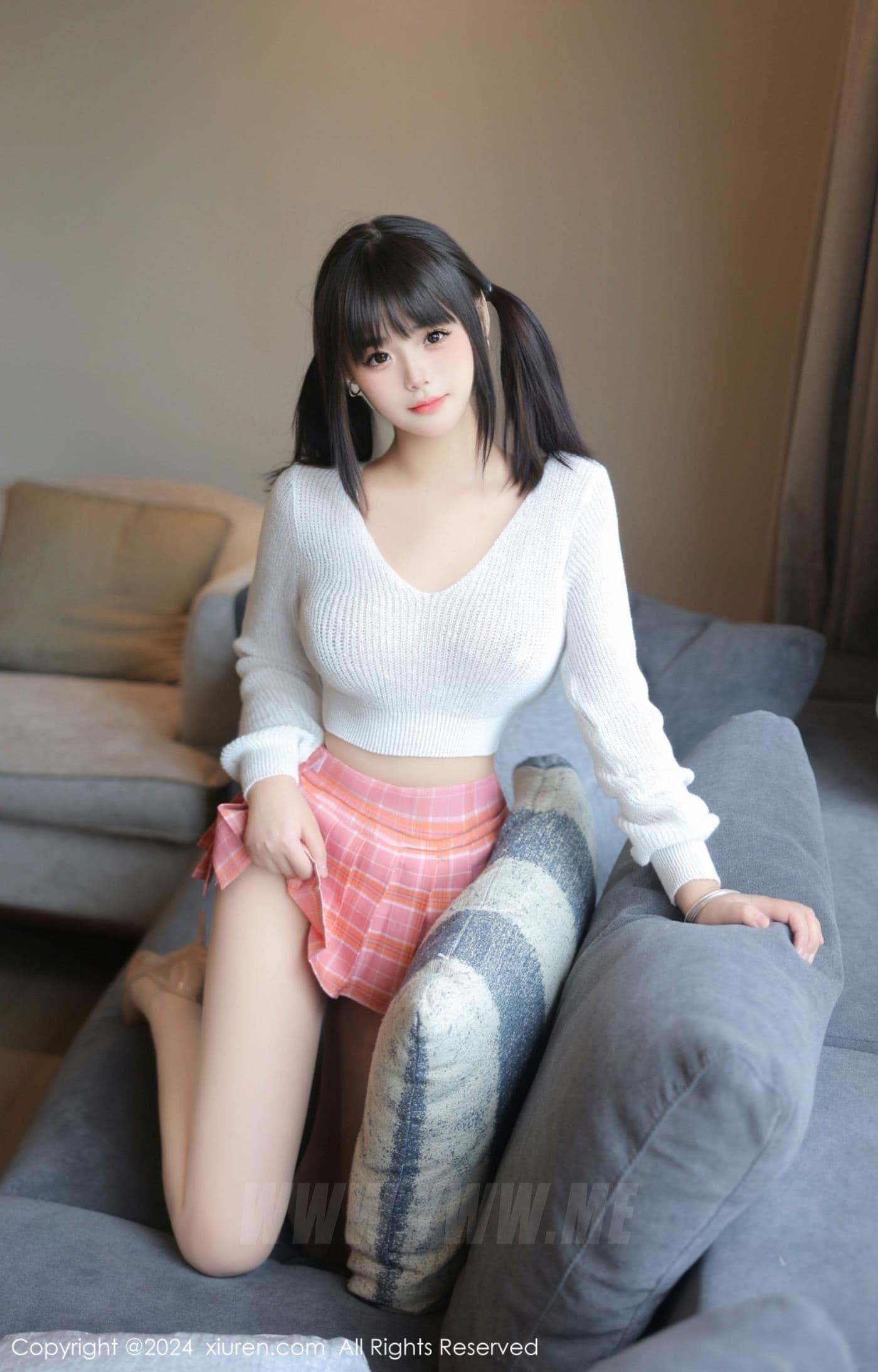 XiuRen秀人网 No.8404 徐若兮 新人美腿