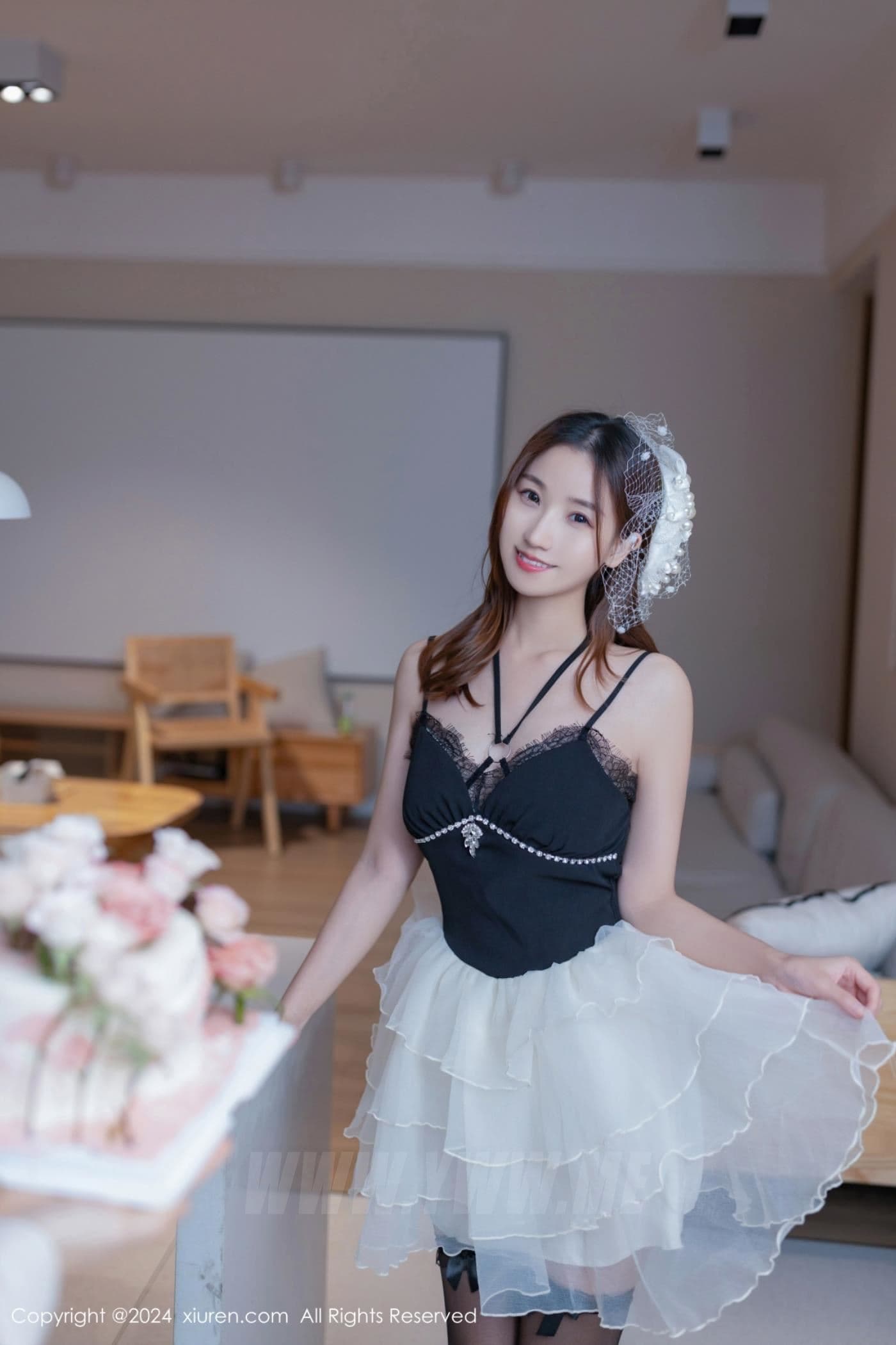 XiuRen秀人网 No.8398 杏子Yada 黑丝美腿