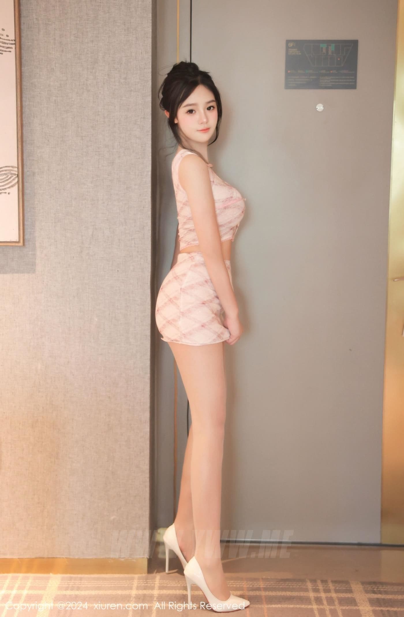 XiuRen秀人网 No.8419 金小依 丝袜美腿