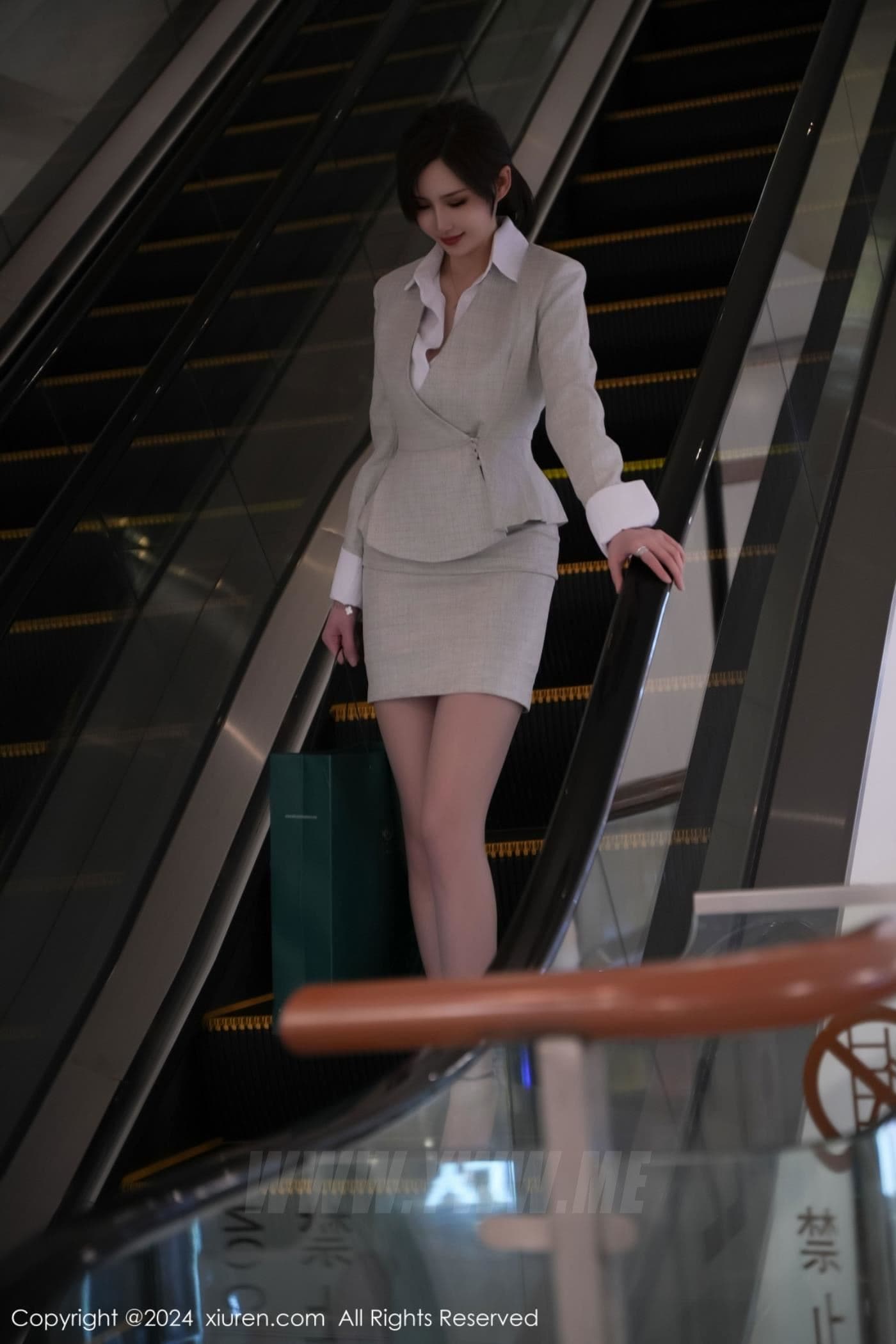 XiuRen秀人网 No.8444 Carol周妍希X 丝袜美腿