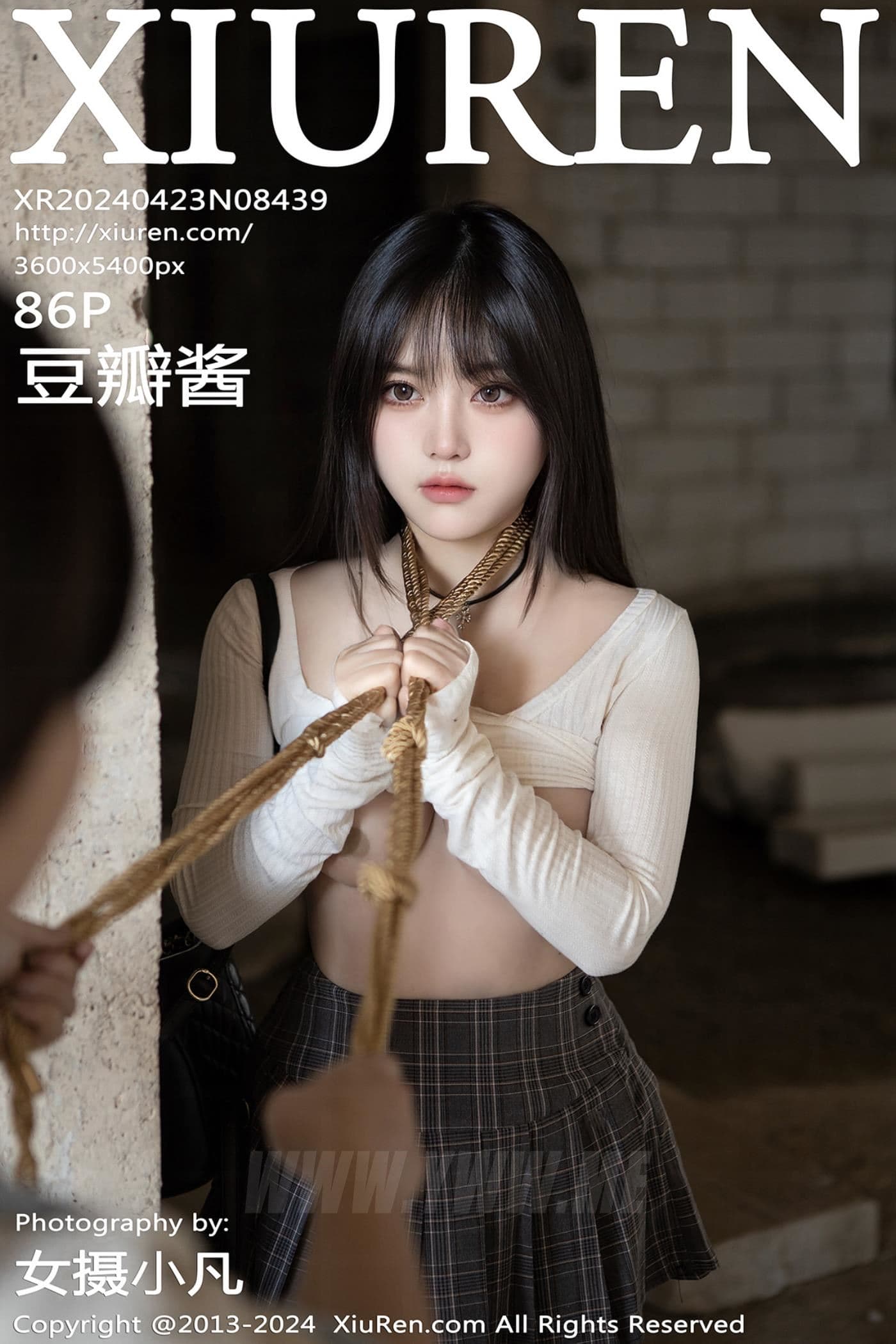 XiuRen秀人网 No.8439 豆瓣酱 美腿黑丝