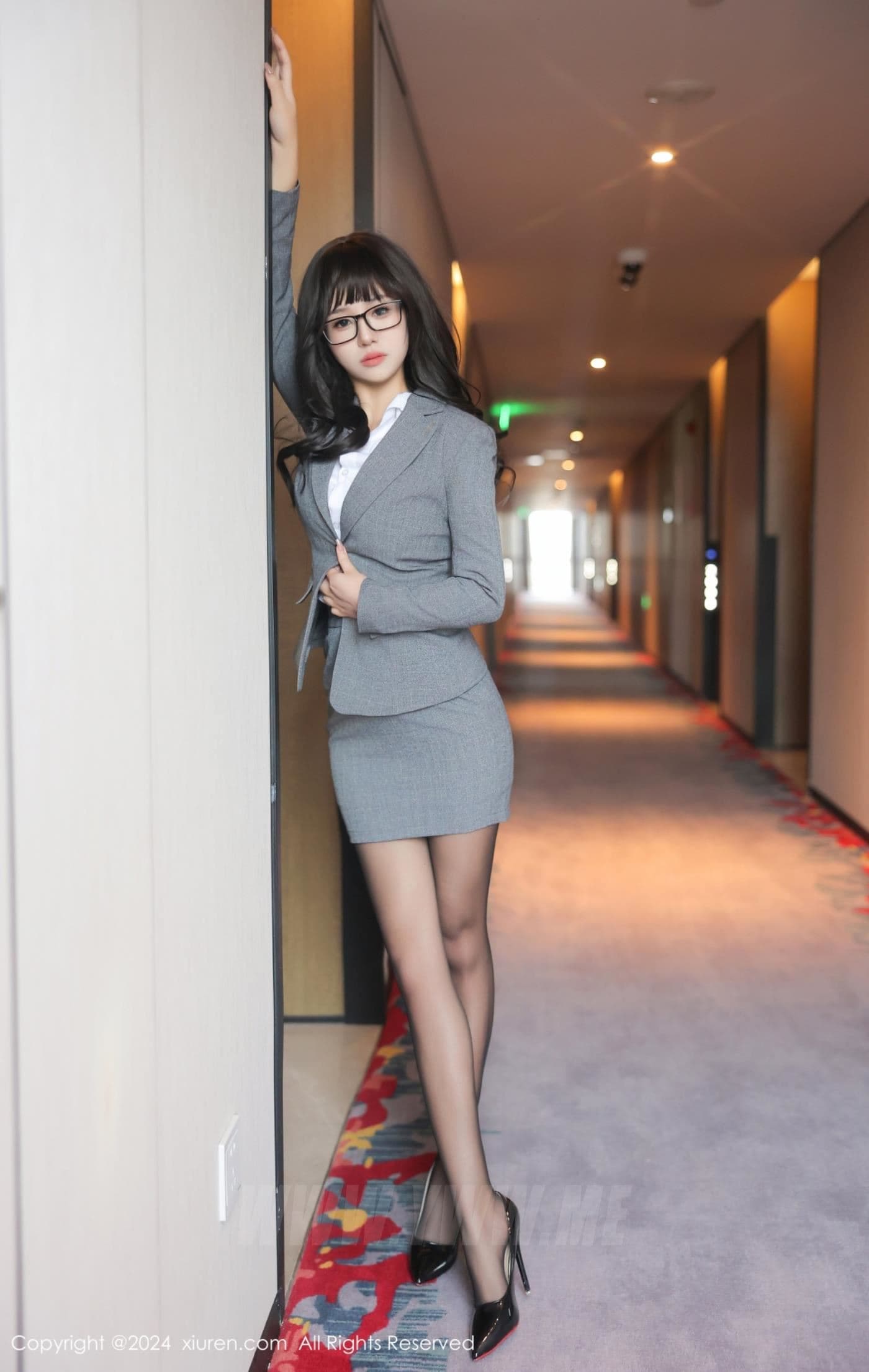 XiuRen秀人网 No.8496 金小依 美腿黑丝