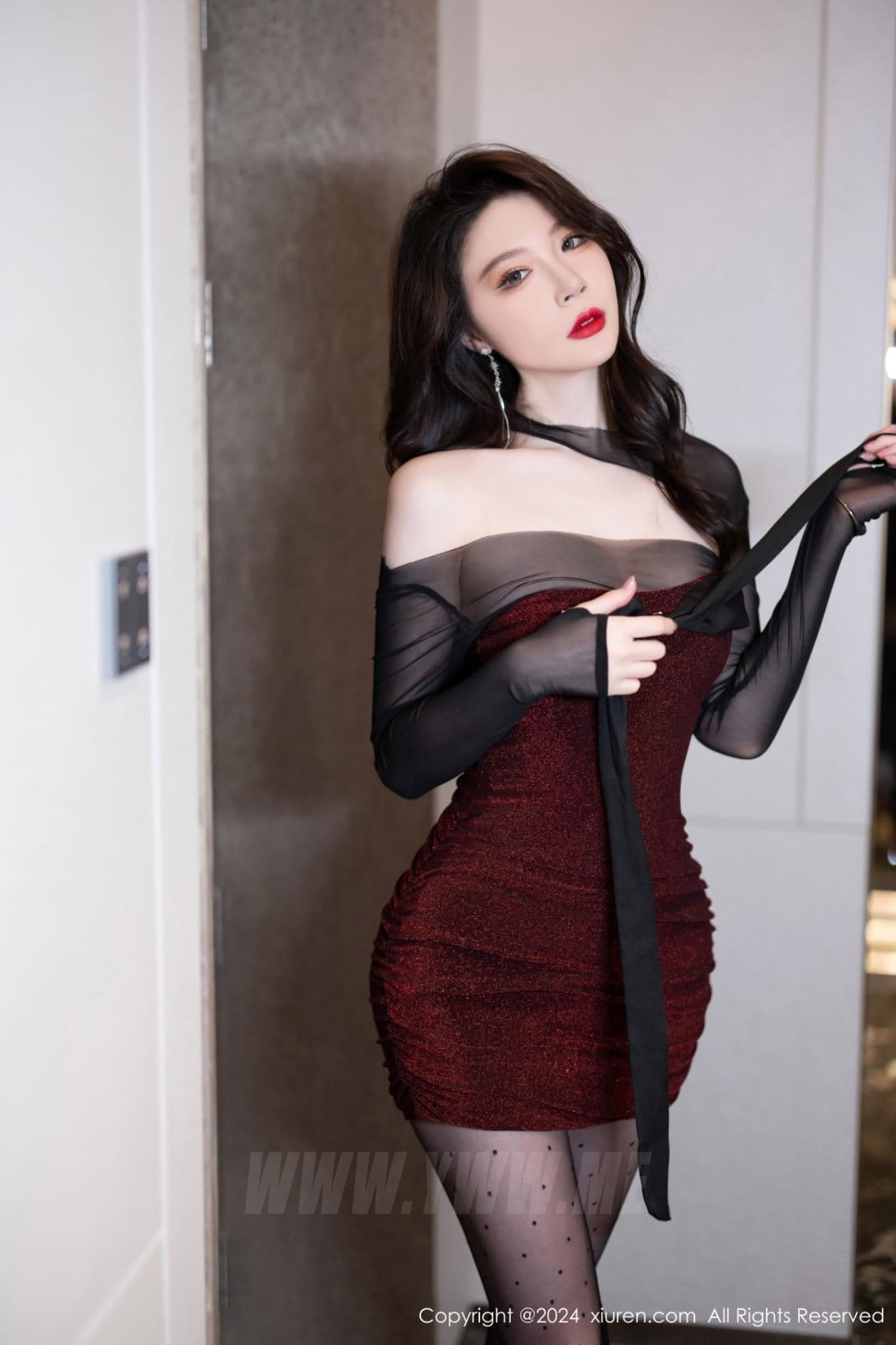 XiuRen秀人网 No.8583 梦心玥 黑丝美腿