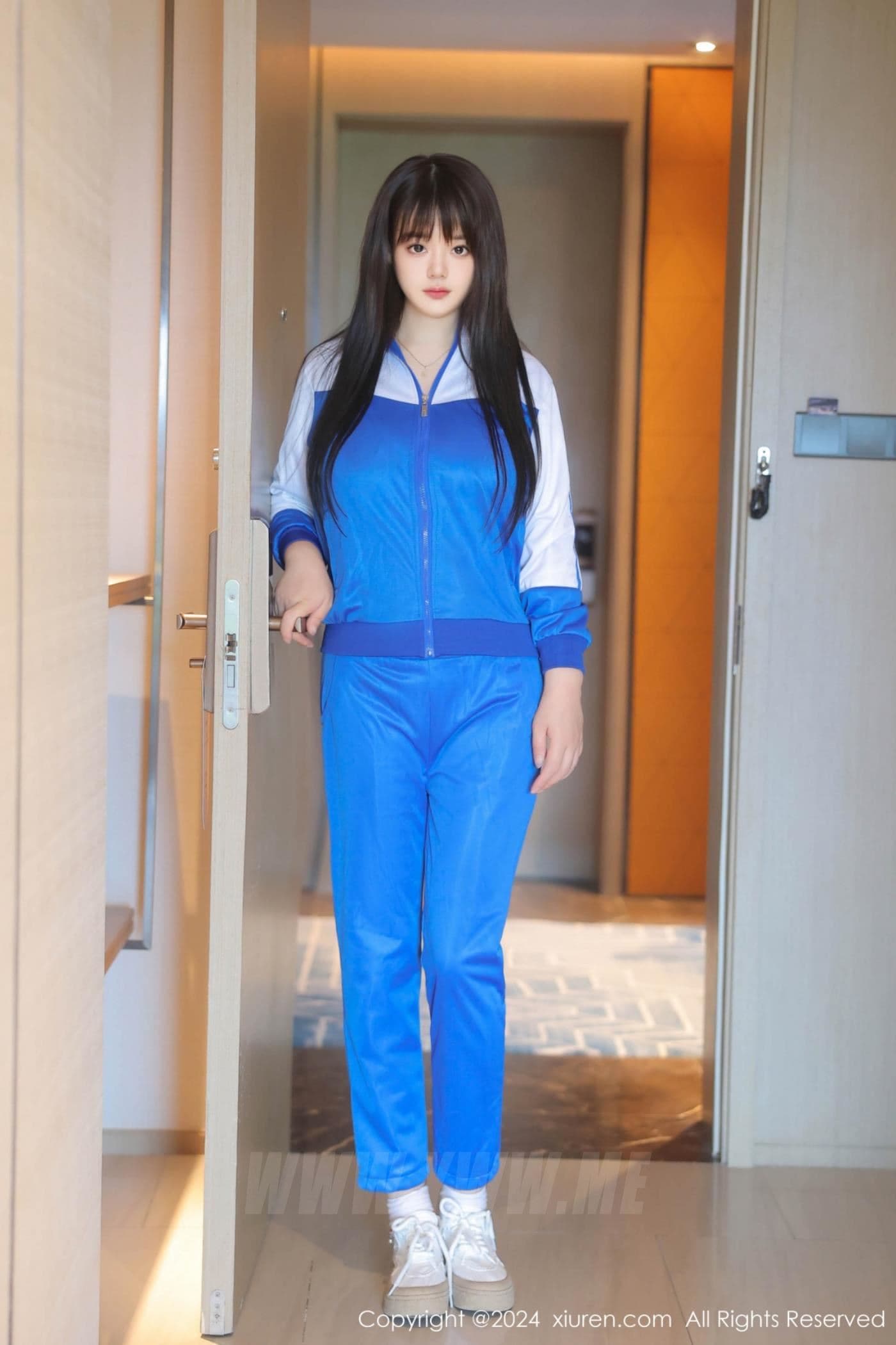 XiuRen秀人网 No.8631 陈柒柒 学妹服美腿