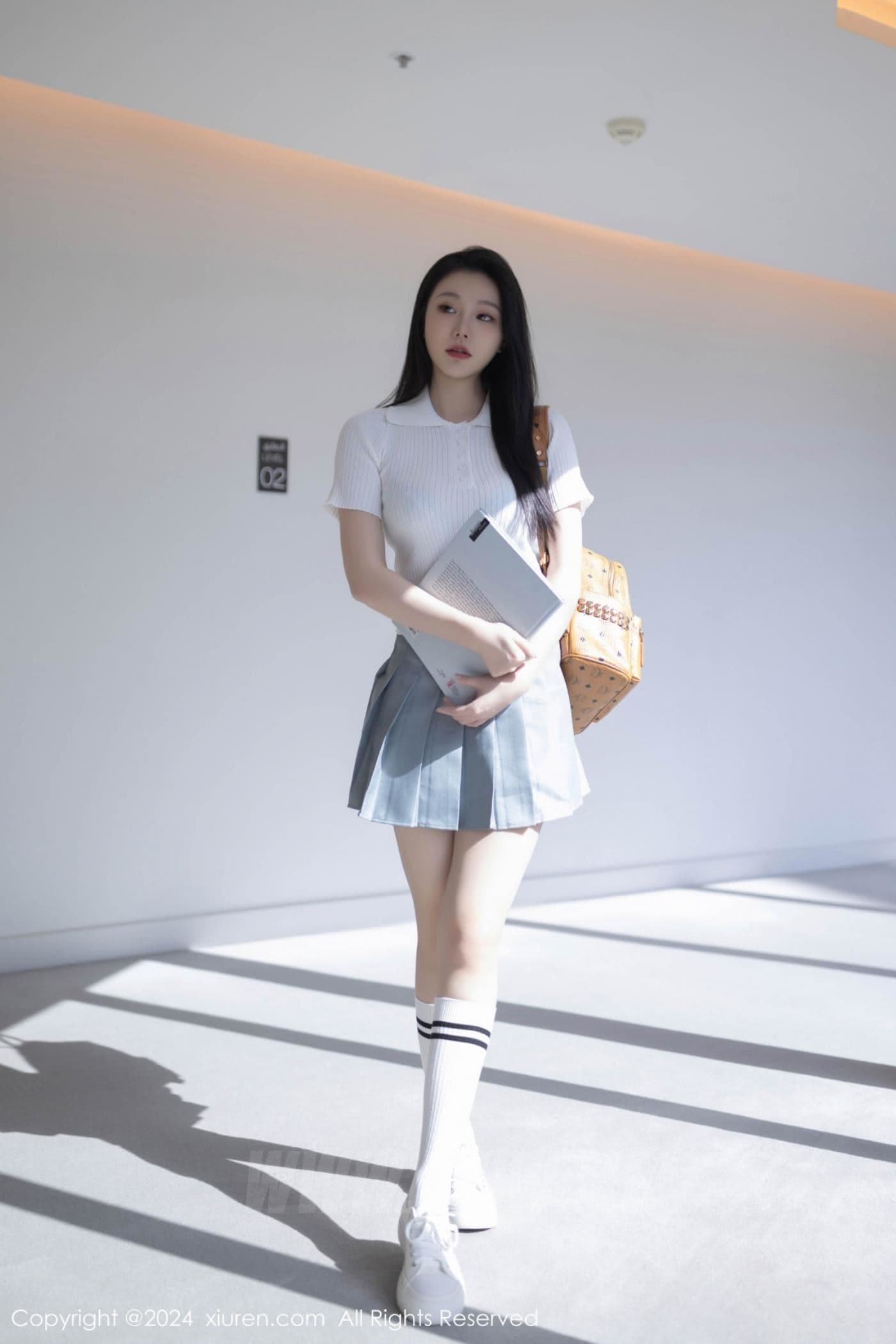 XiuRen秀人网 No.8649 安然anran 美腿短裙