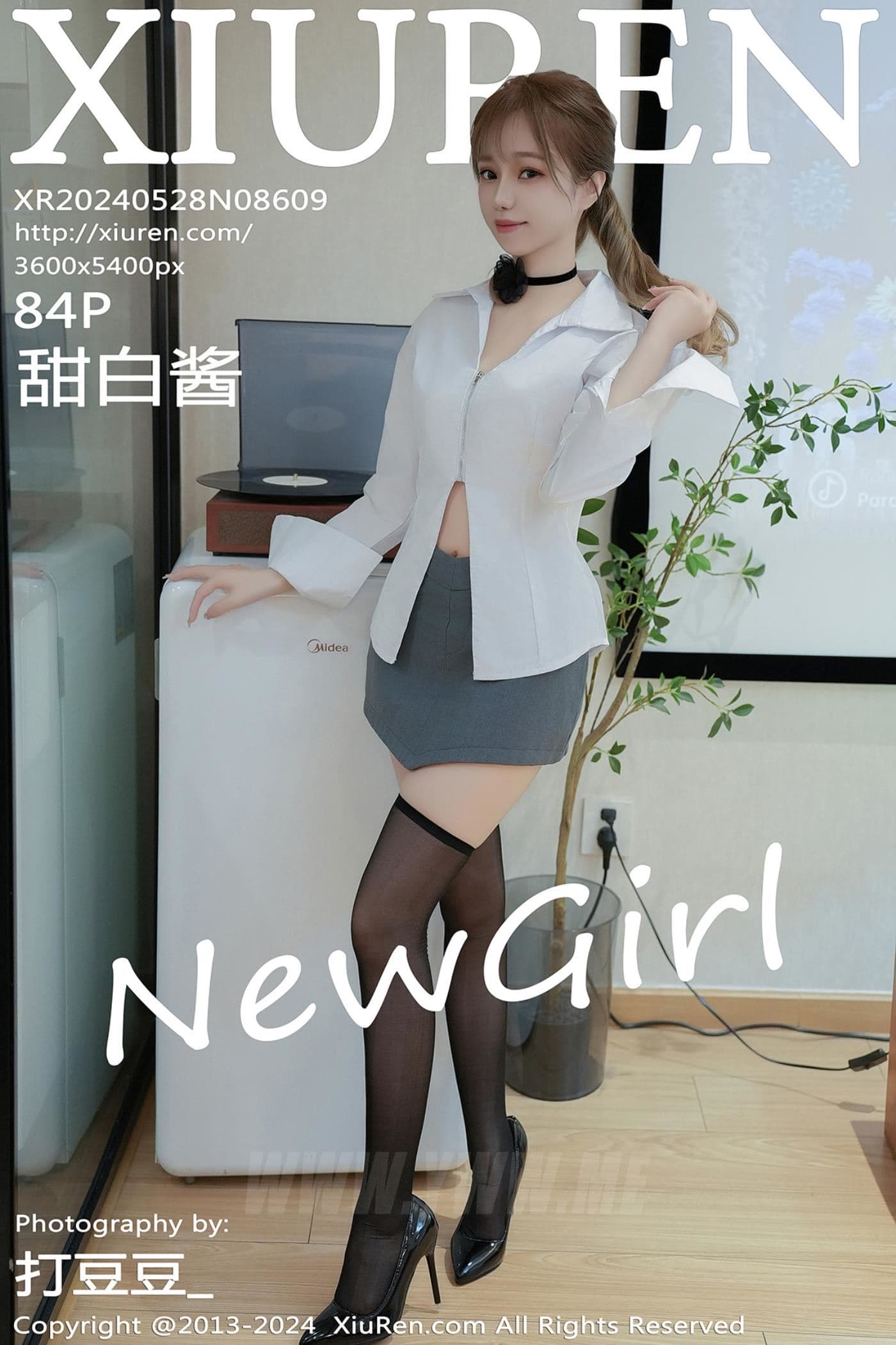 XiuRen秀人网 No.8609 甜白酱 黑丝美腿