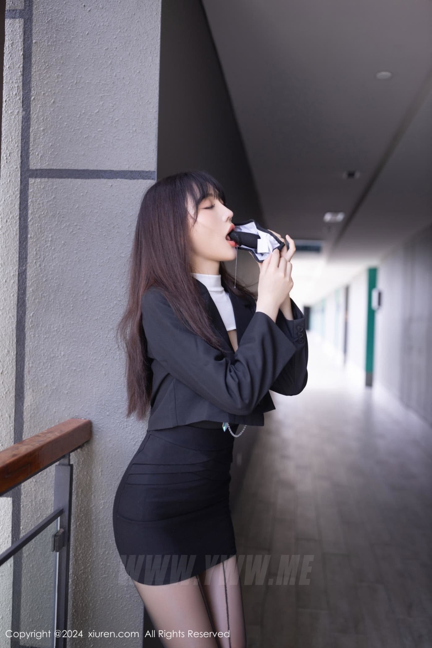 XiuRen秀人网 No.8627 陆萱萱 黑丝美腿