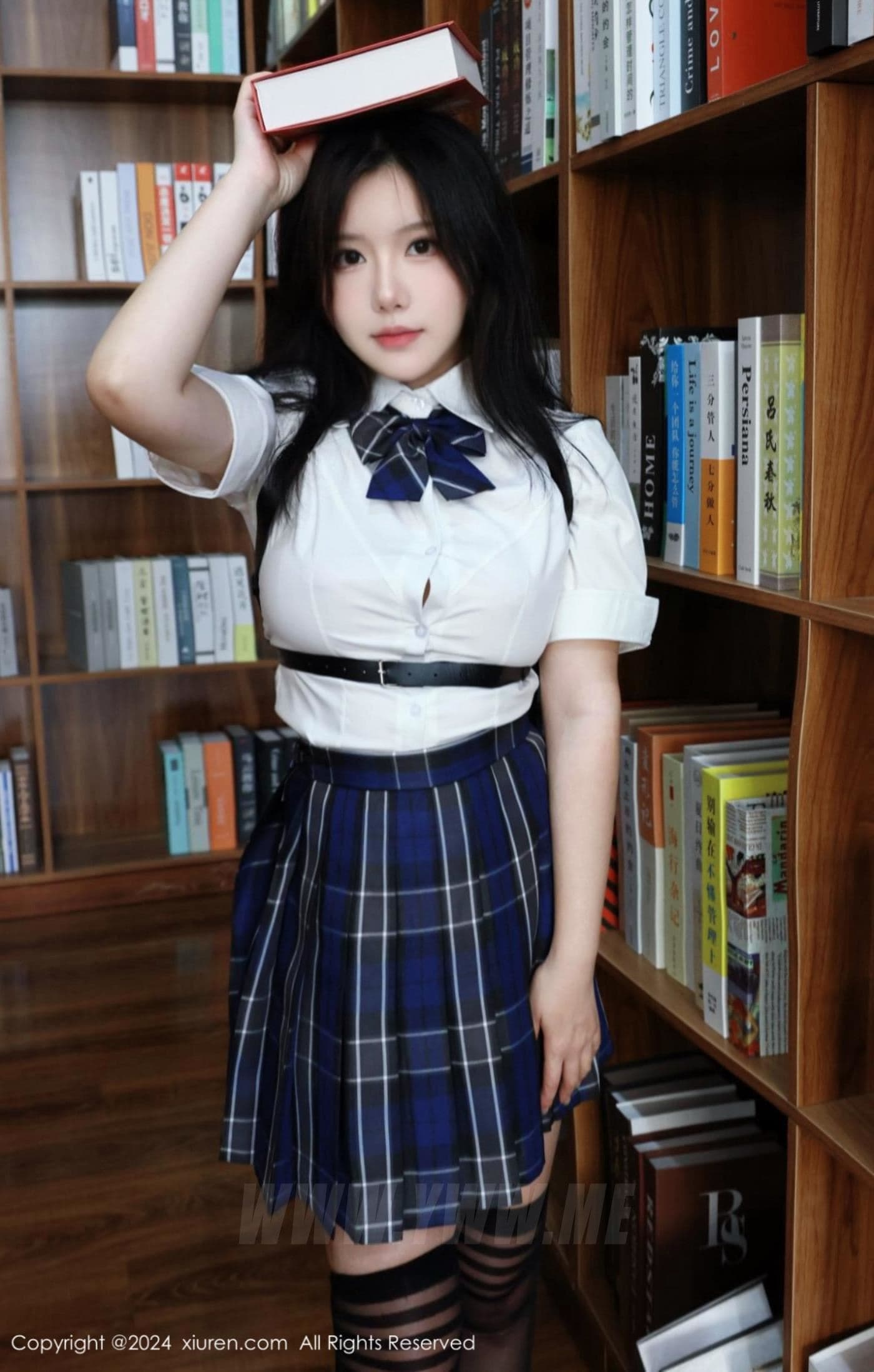 XiuRen秀人网 No.8637 小薯条nienie 黑丝美腿