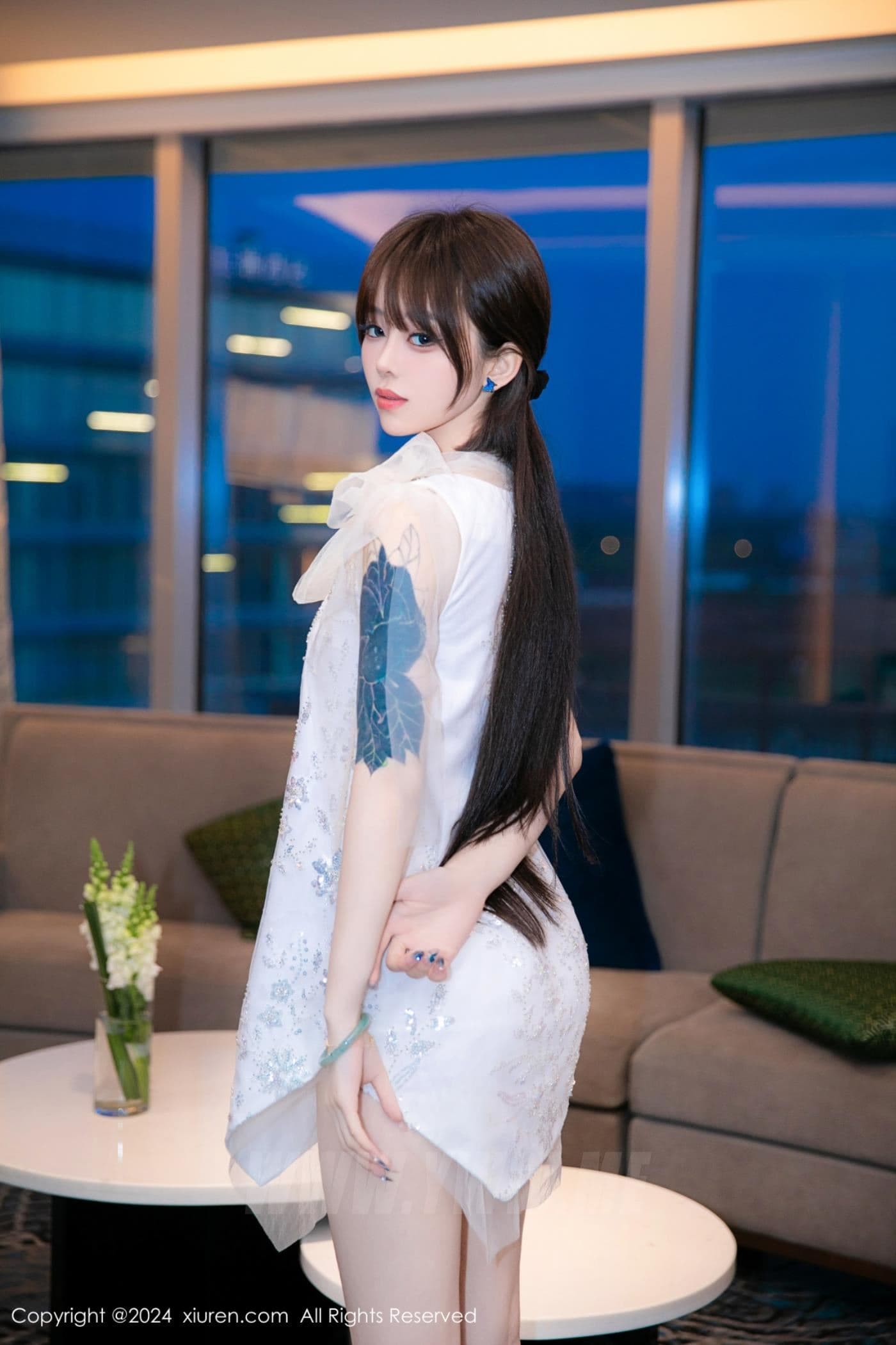 XiuRen秀人网 No.8696 奶瓶. 美腿性感