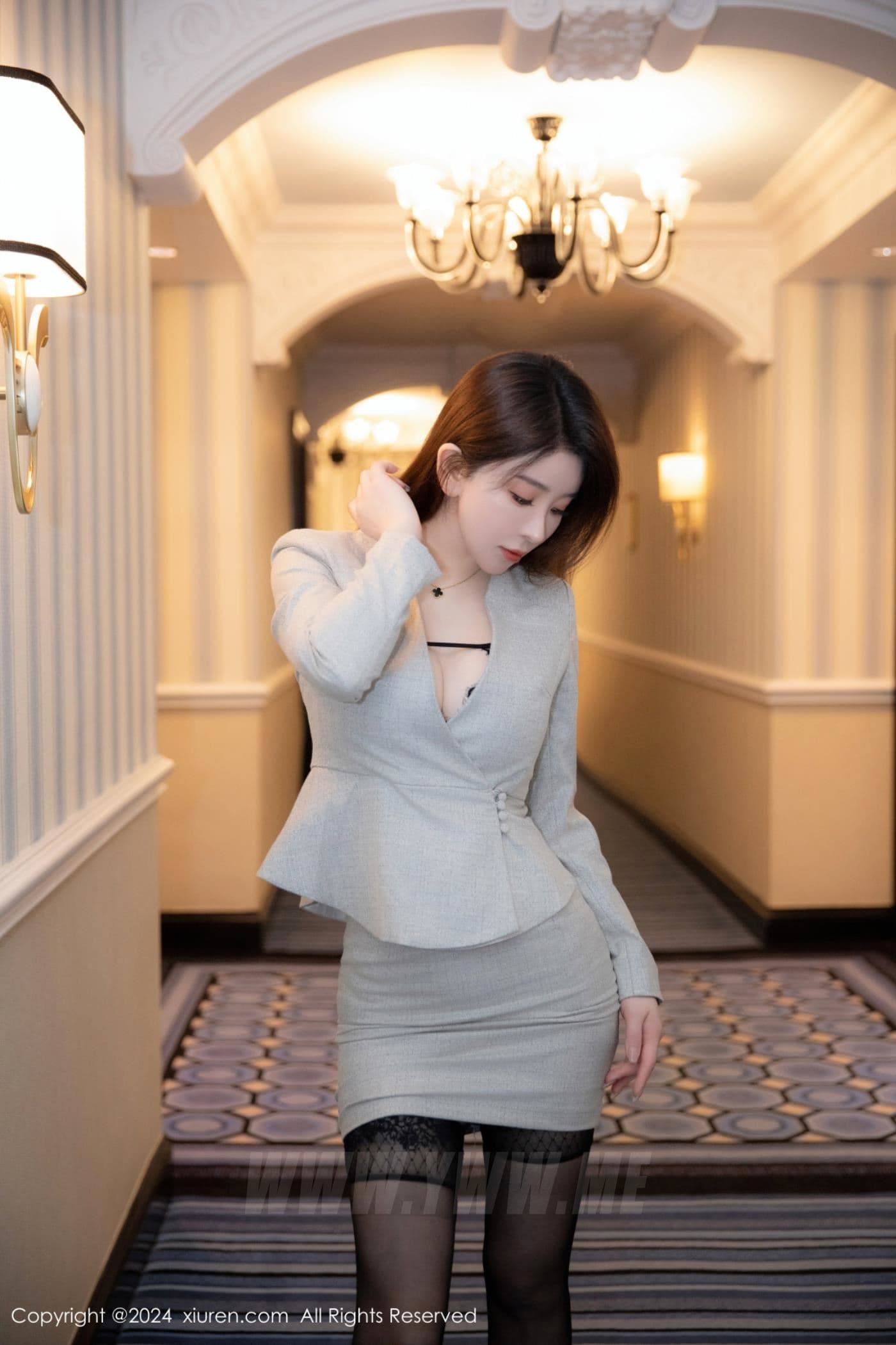 XiuRen秀人网 No.8716 雨儿酱eve 黑丝美腿
