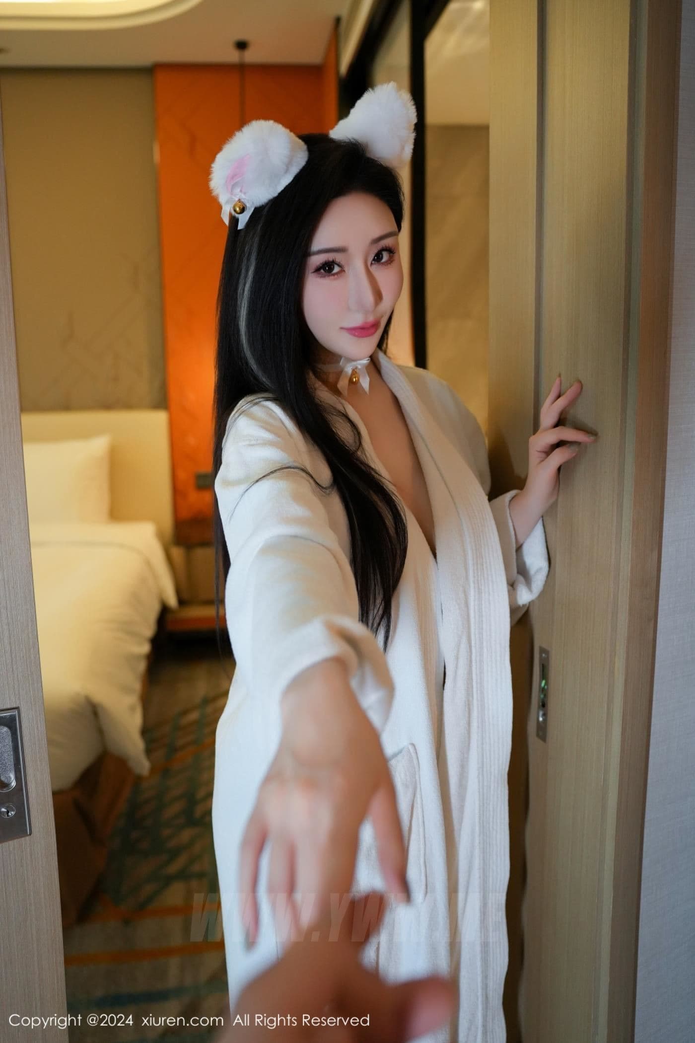 XiuRen秀人网 No.8679 田兮白 丝袜美腿