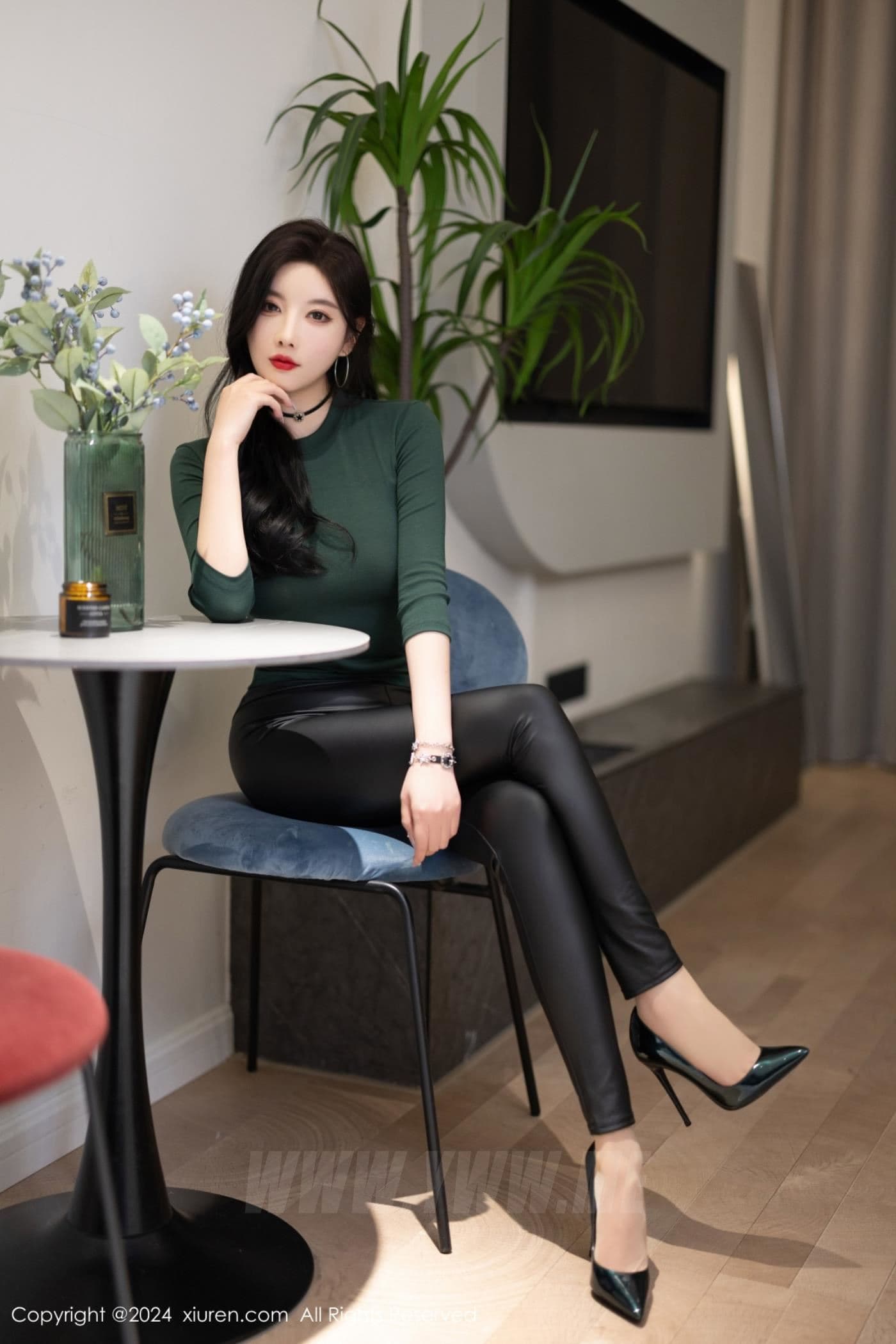 XiuRen秀人网 No.8707 杨晨晨Yome 丝袜美腿