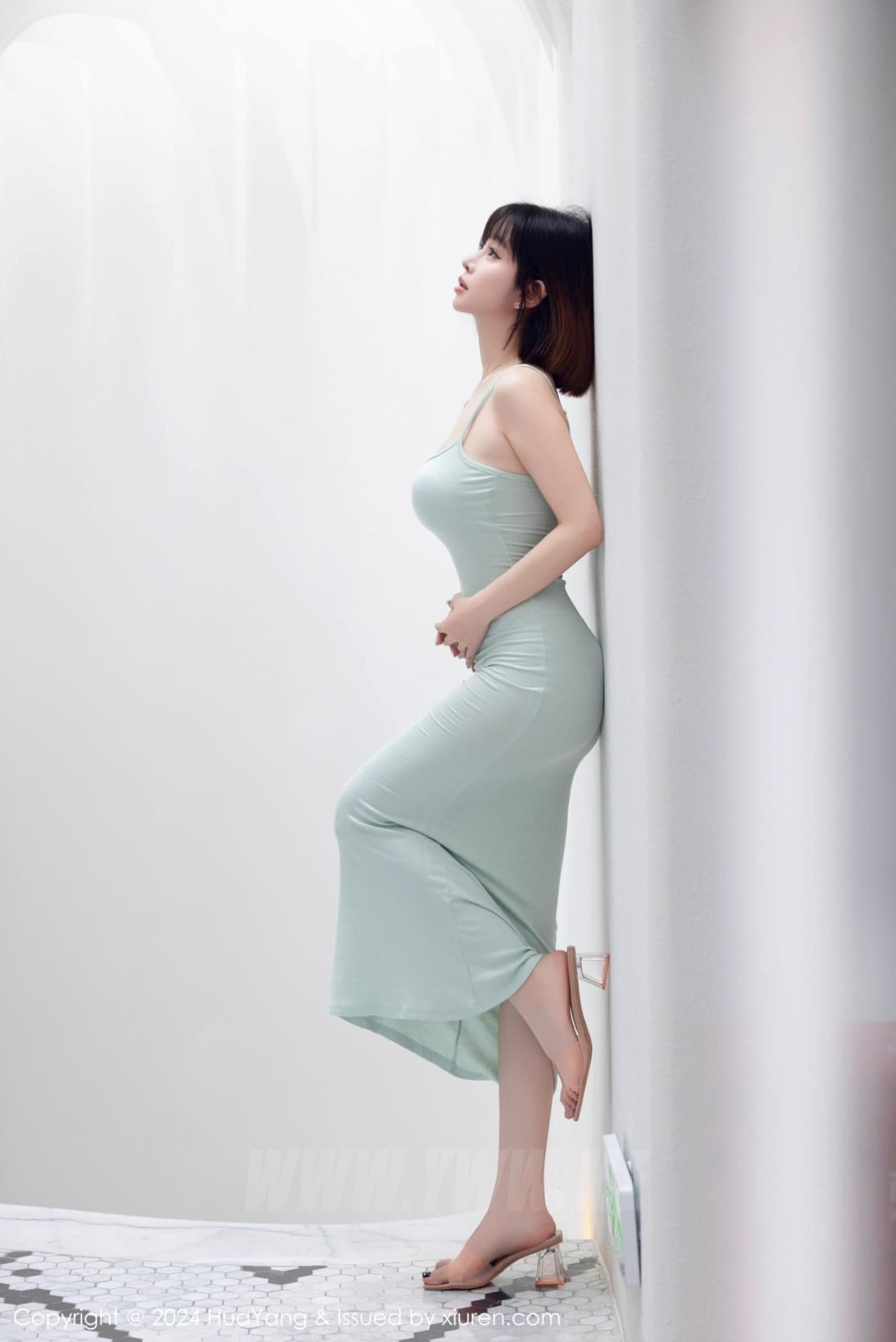 HuaYang花漾 VOL.586 王雨纯 长裙美腿