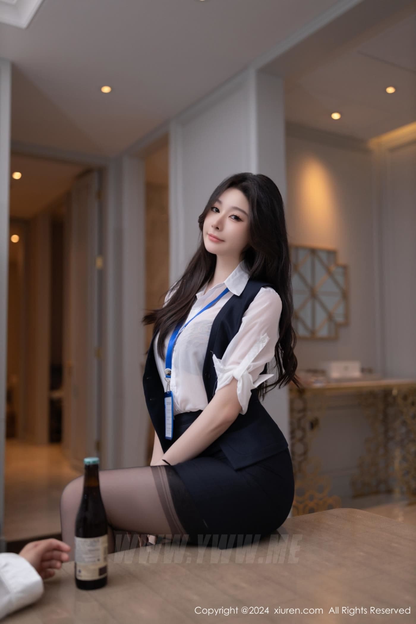 XiuRen秀人网 No.8808 小逗逗 黑丝美腿