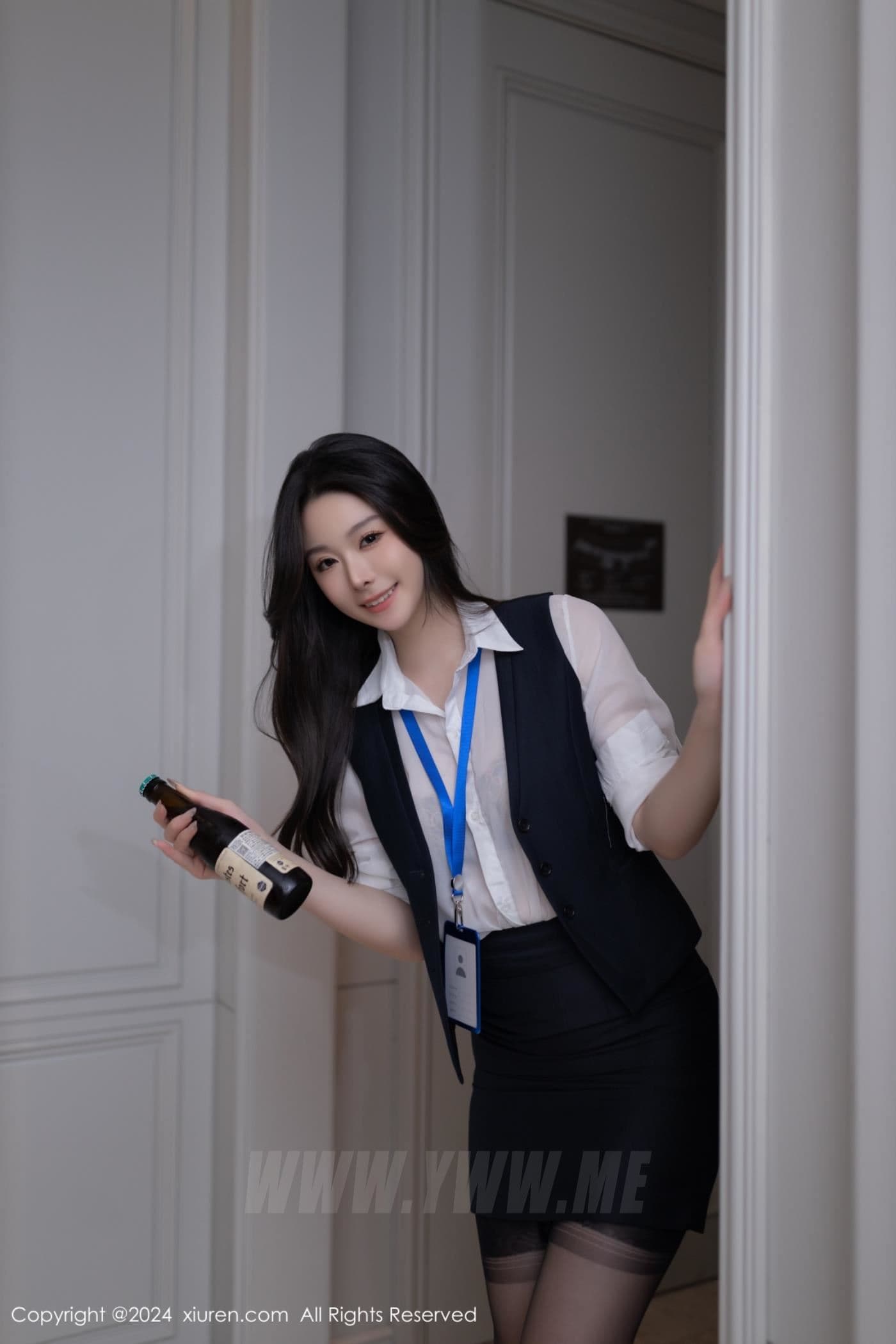 XiuRen秀人网 No.8808 小逗逗 黑丝美腿
