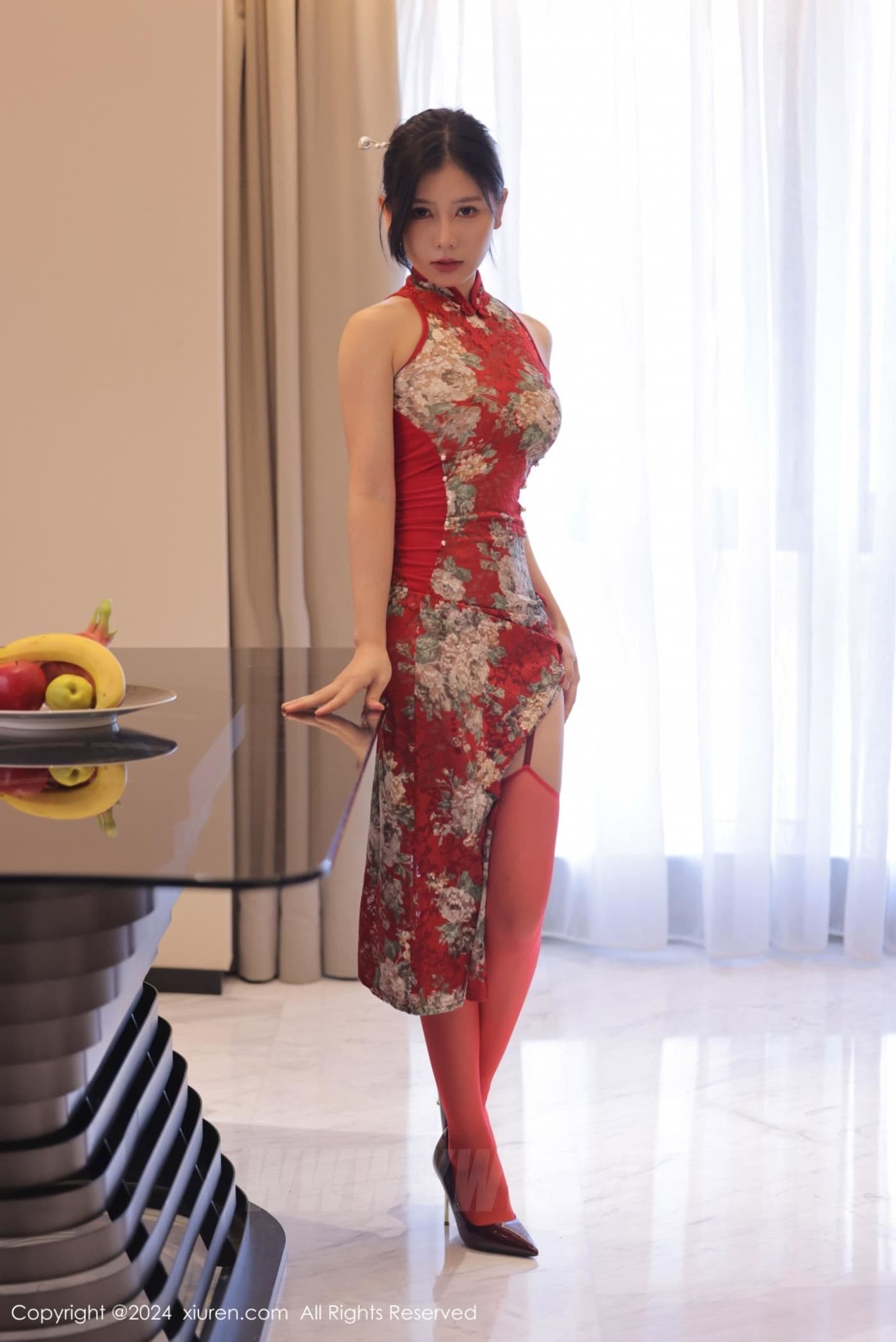 XiuRen秀人网 No.8871 尹甜甜 丝袜美腿