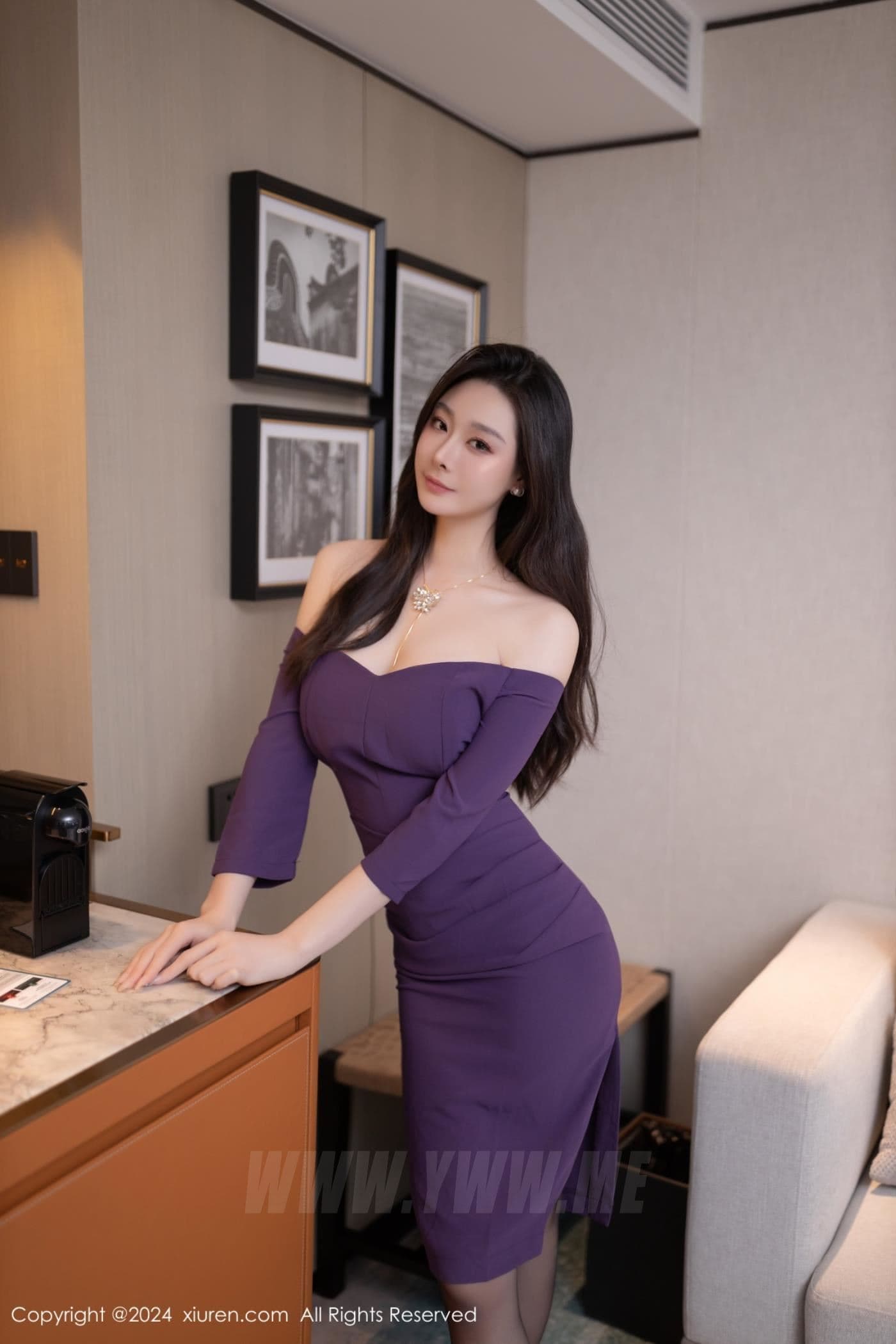 XiuRen秀人网 No.8881 小逗逗 黑丝美腿