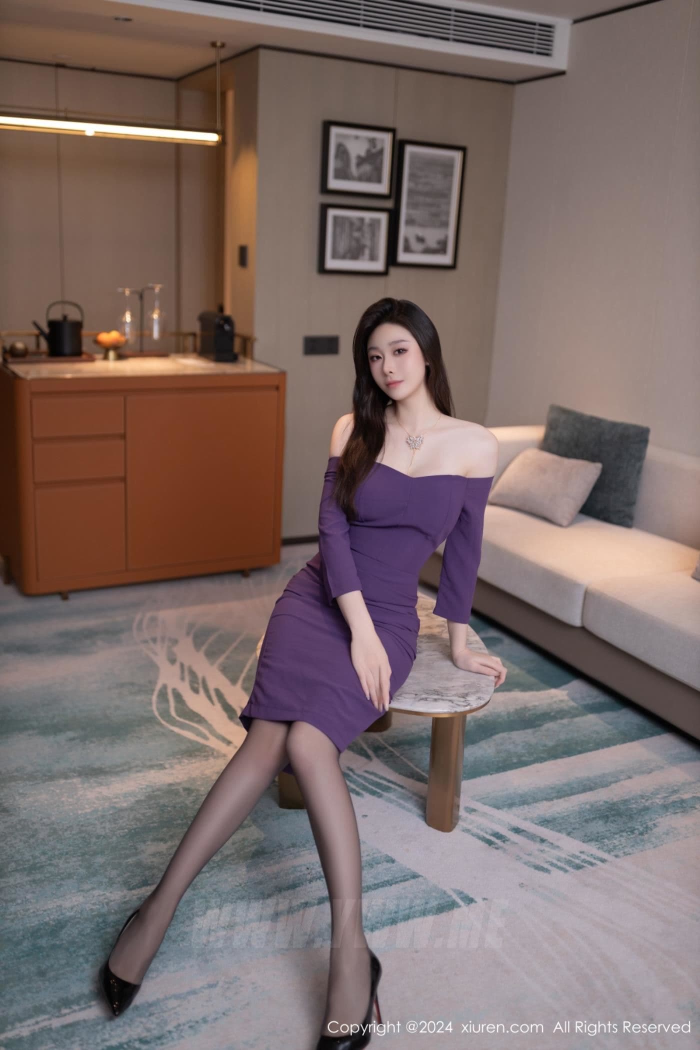 XiuRen秀人网 No.8881 小逗逗 黑丝美腿