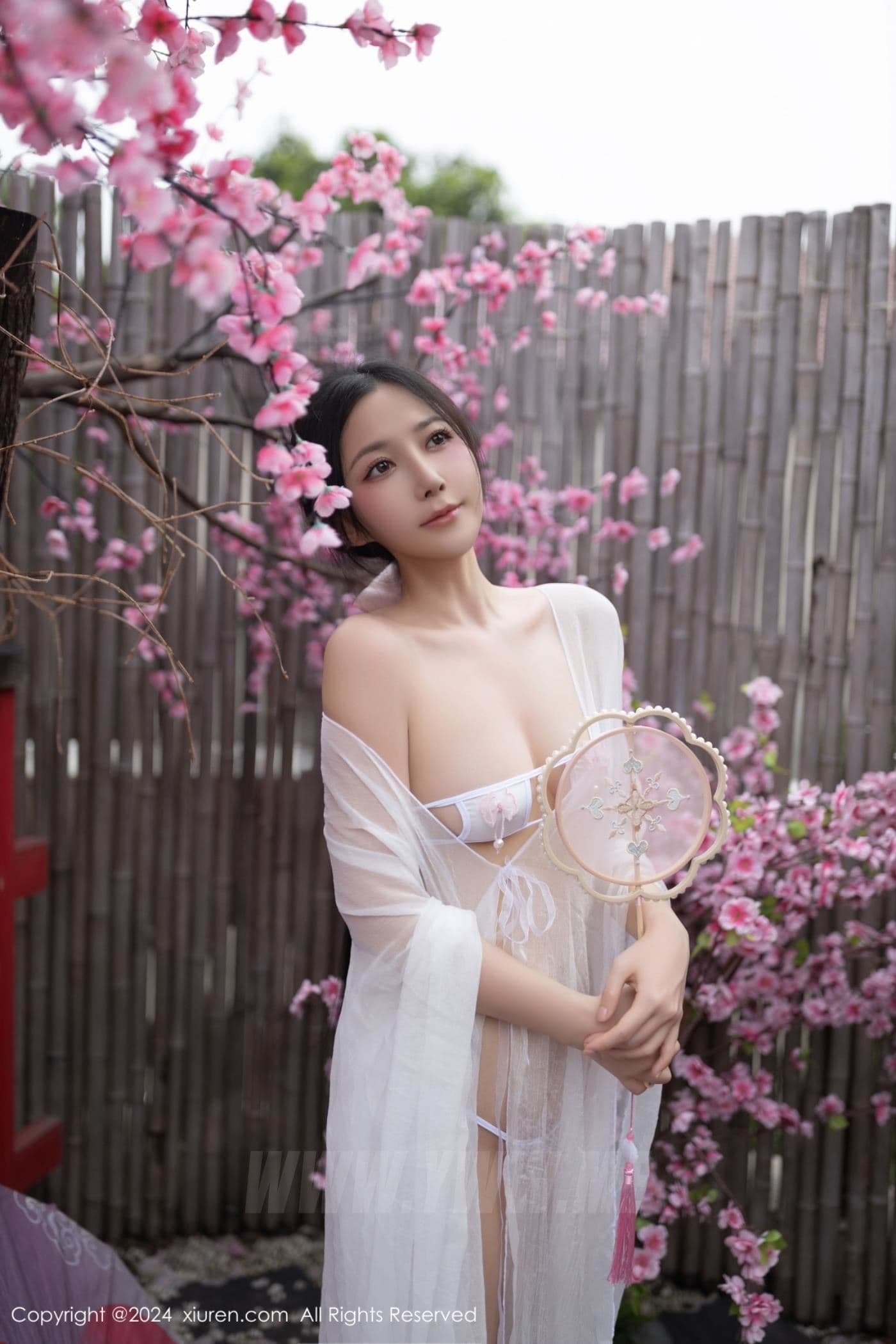 XiuRen秀人网 No.8927 鱼子酱Fish 美腿性感