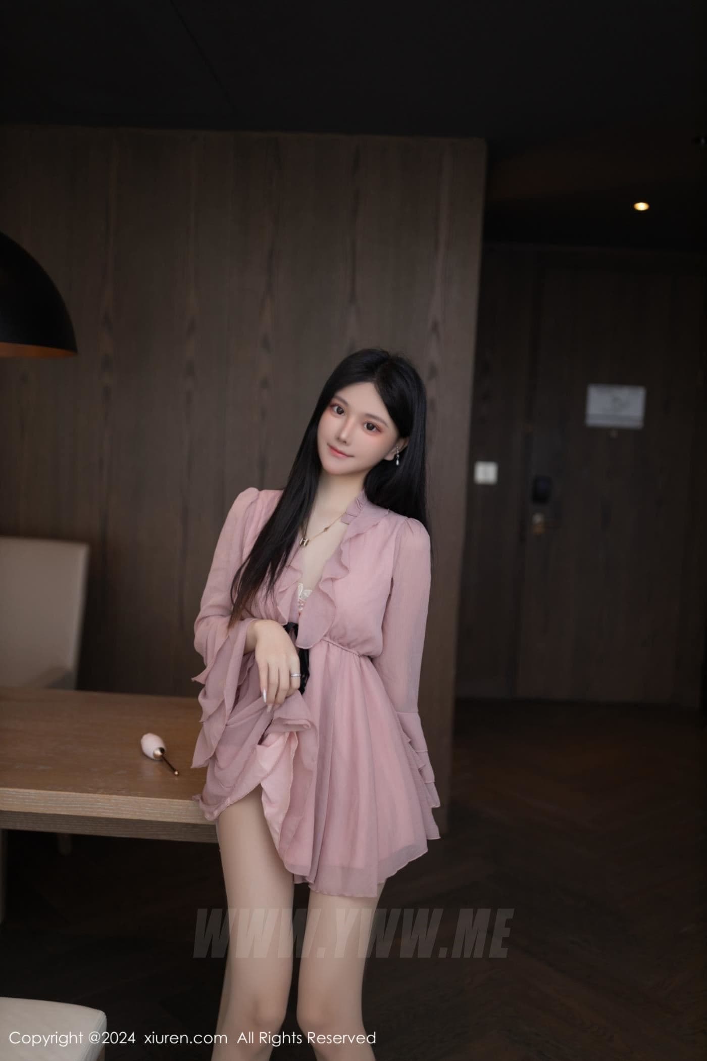XiuRen秀人网 No.8925 幼幼 美腿丝袜