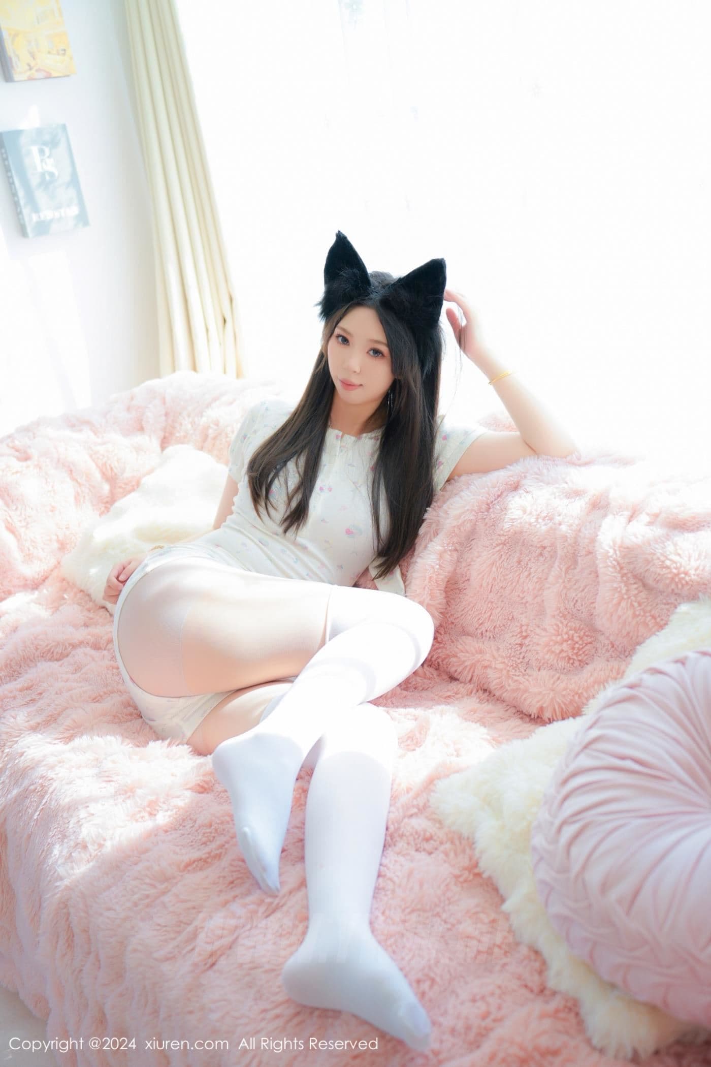 XiuRen秀人网 No.8930 小波多 丝袜美腿