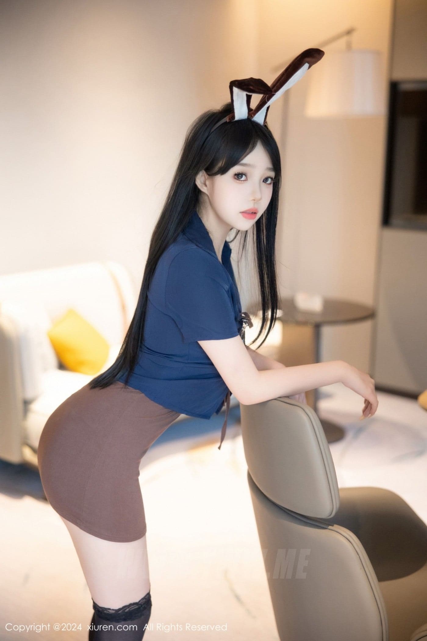 XiuRen秀人网 No.9083 黎秋秋 黑丝美腿