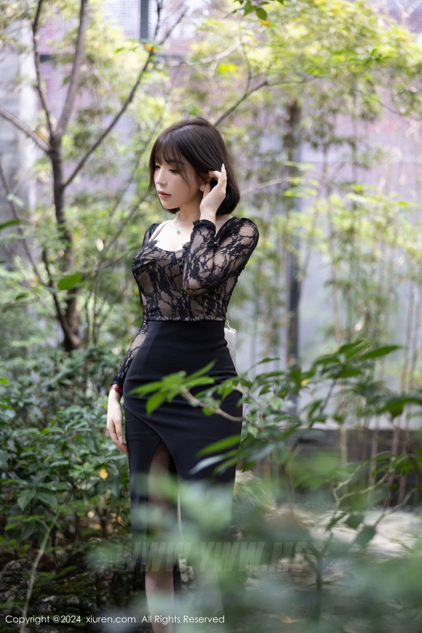 XiuRen秀人网 No.9257 徐莉芝Booty 黑丝美腿