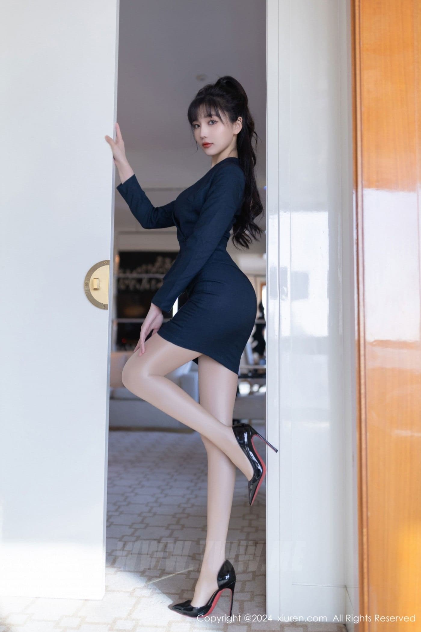 XiuRen秀人网 No.9263 陆萱萱 丝袜美腿