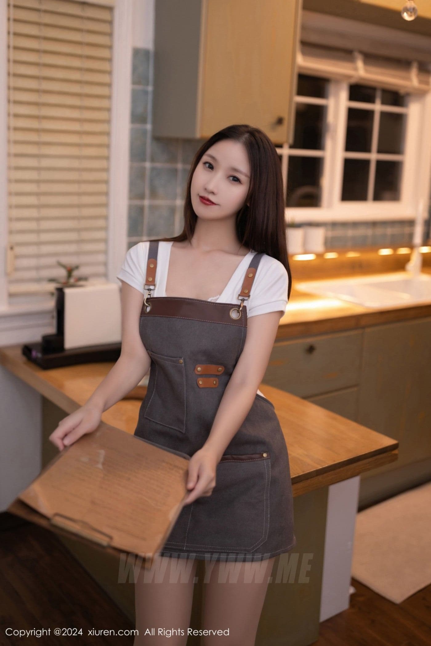 XiuRen秀人网 No.9335 杏子Yada 丝袜美腿