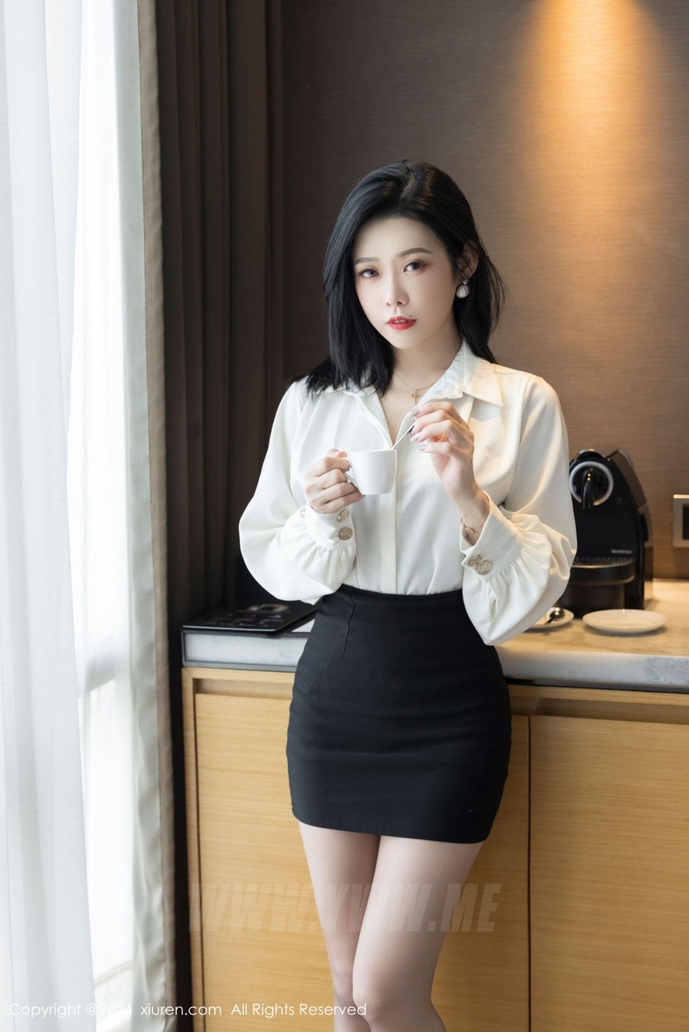 XiuRen秀人网 No.9329 luvian本能 黑丝美腿