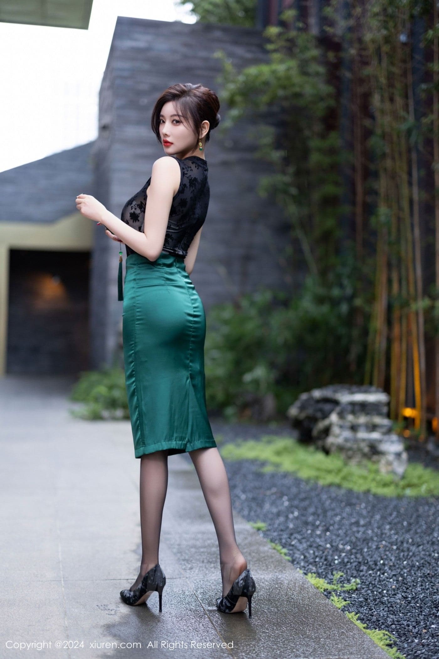 XiuRen秀人网 No.9384 杨晨晨Yome 黑丝美腿