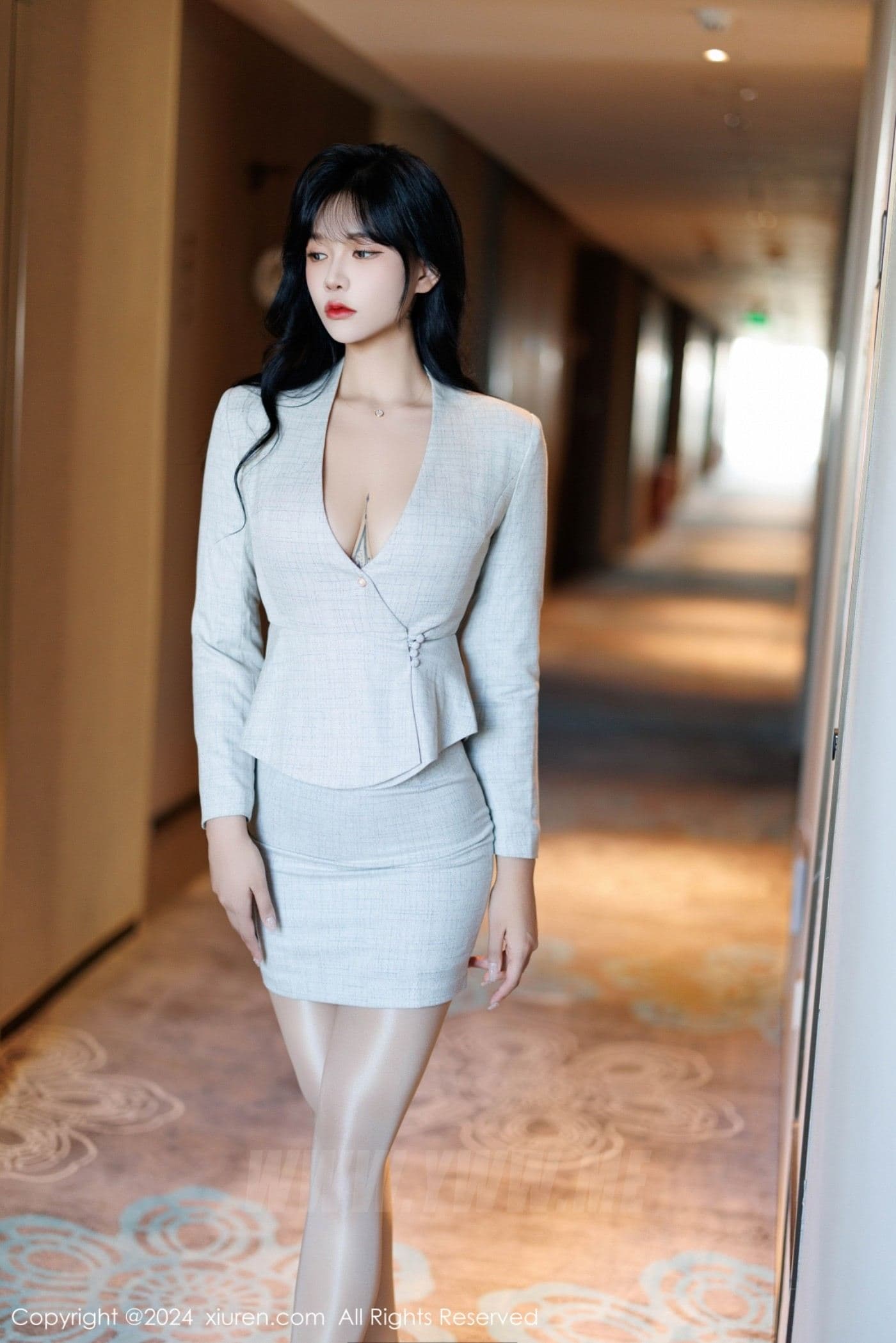 XiuRen秀人网 No.9398 娜比 丝袜短裙