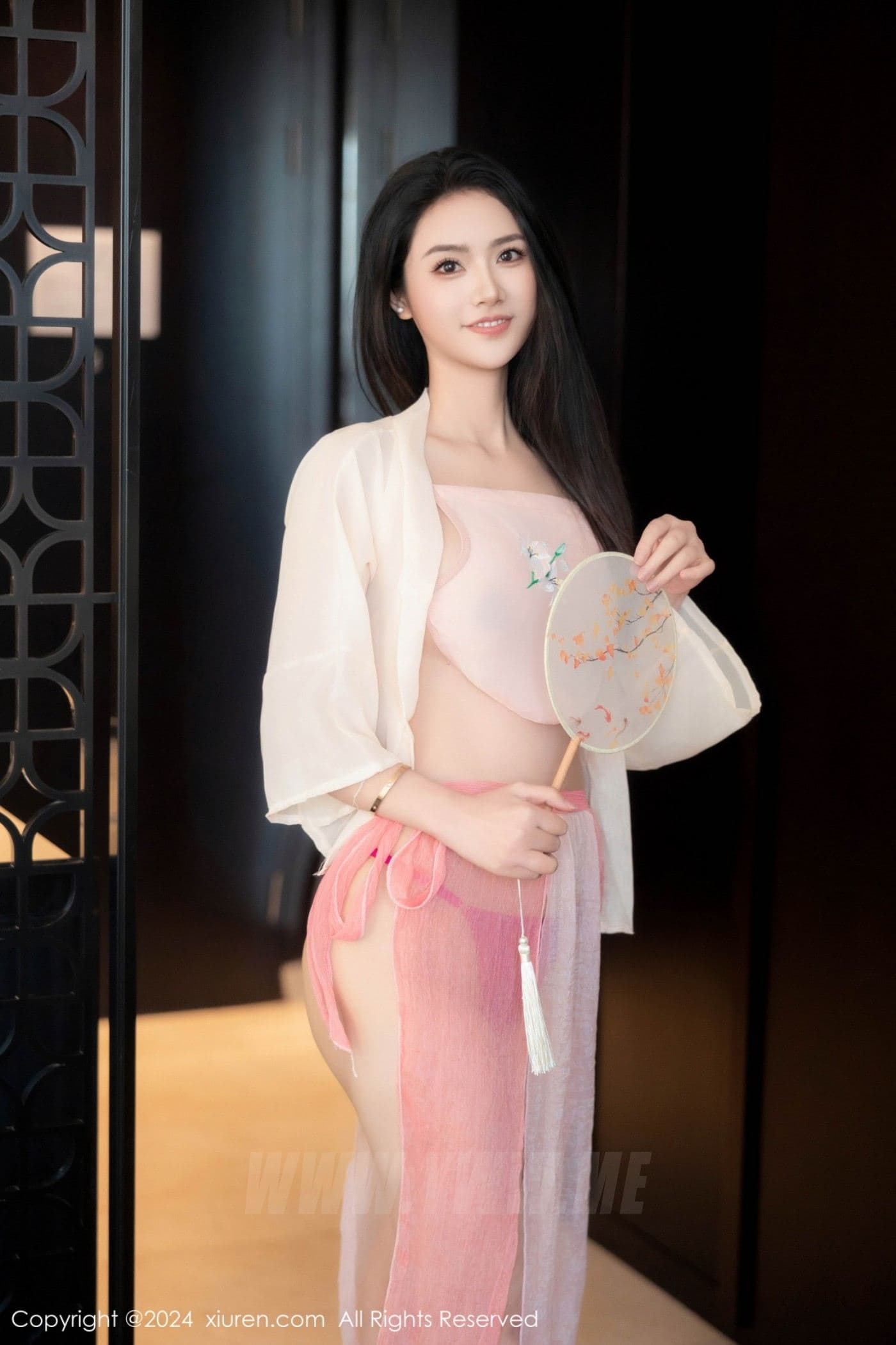 XiuRen秀人网 No.9542 方子萱 古装美腿