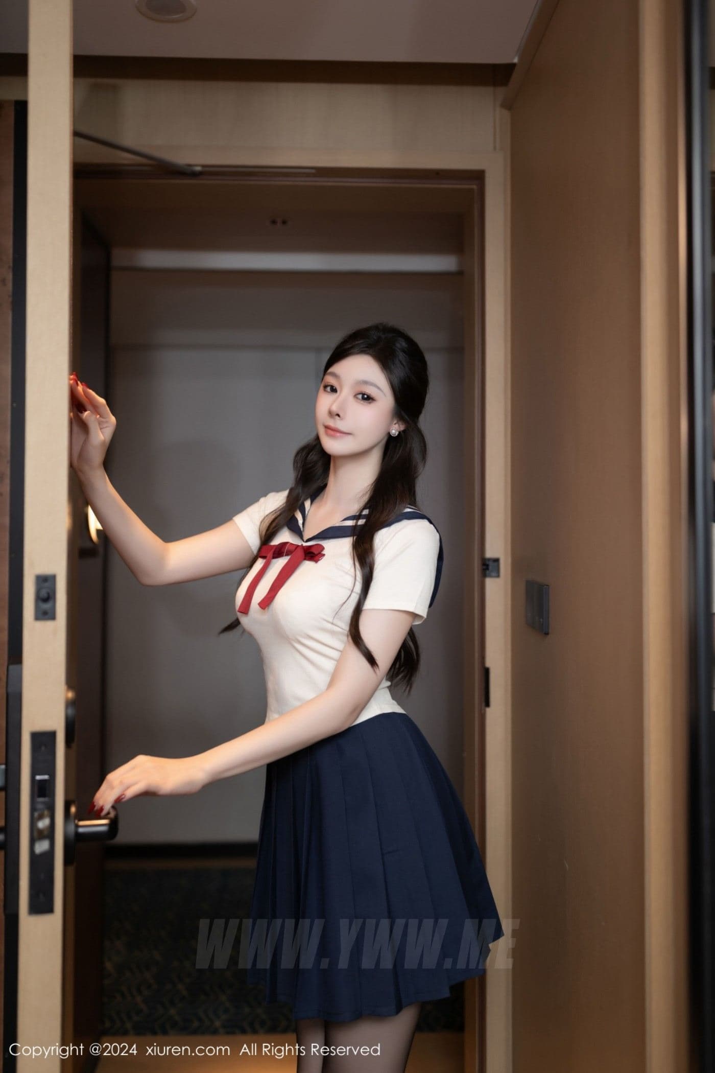 XiuRen秀人网 No.9530 小逗逗 黑丝美腿