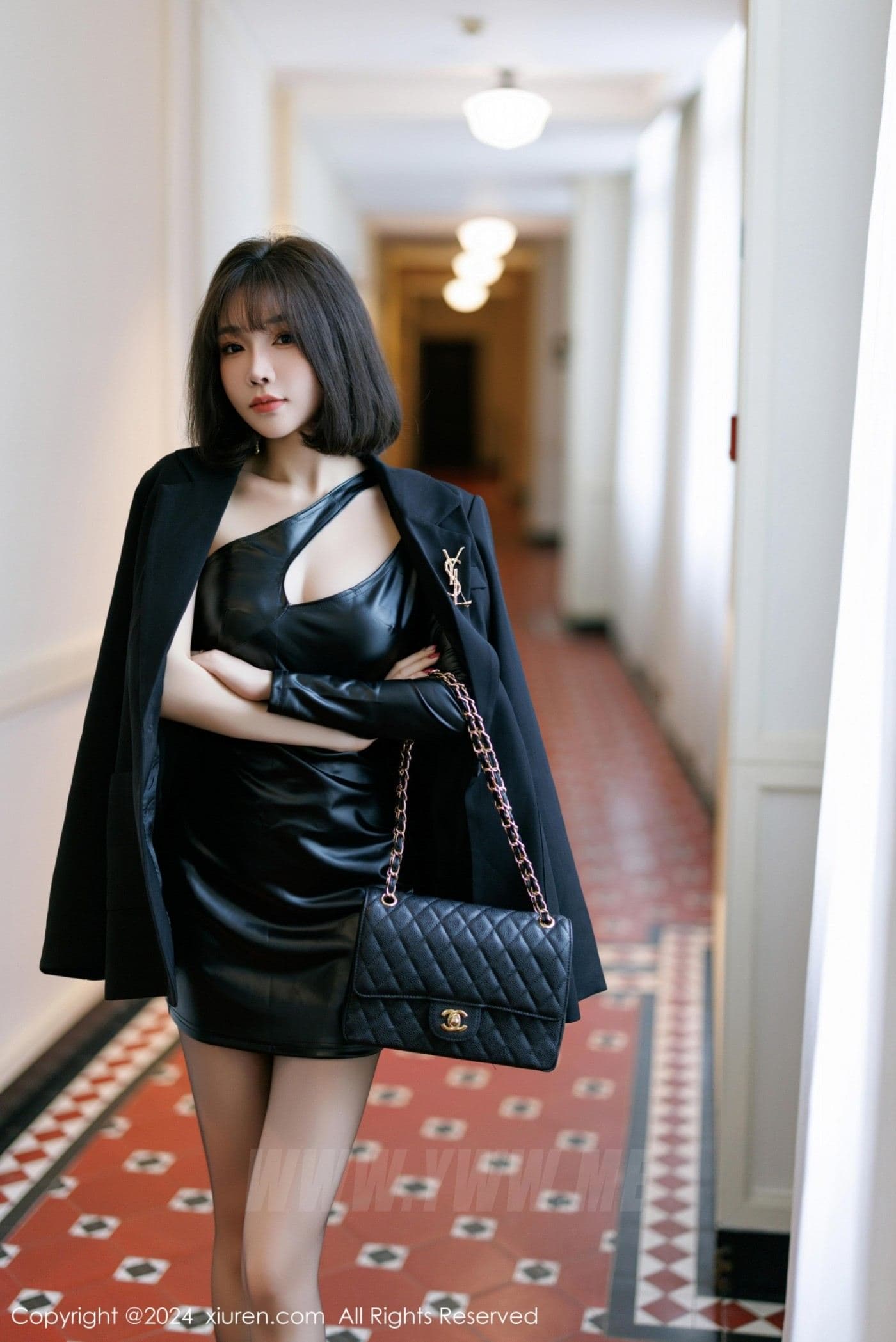 XiuRen秀人网 No.9520 徐莉芝Booty 黑丝美腿
