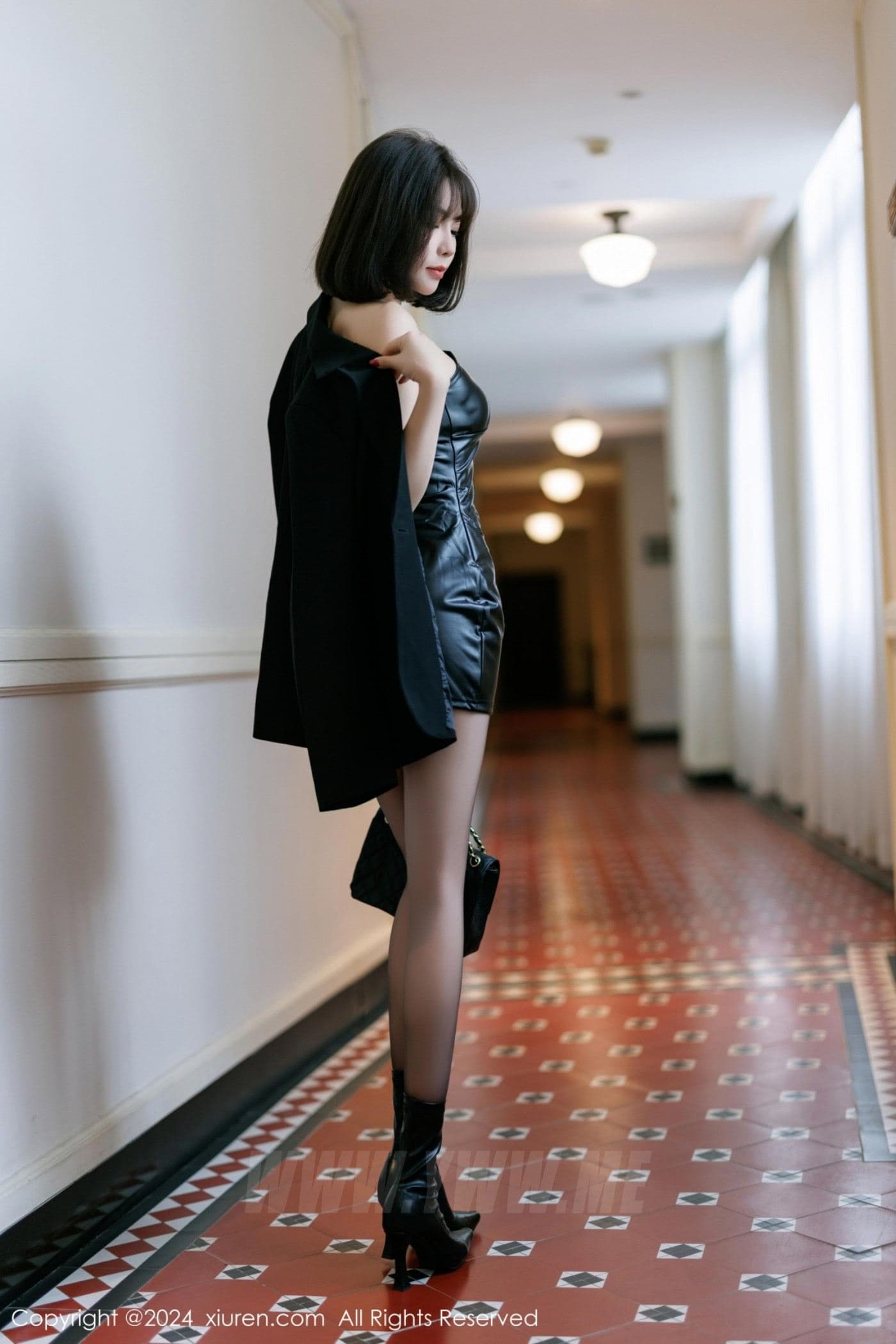 XiuRen秀人网 No.9520 徐莉芝Booty 黑丝美腿