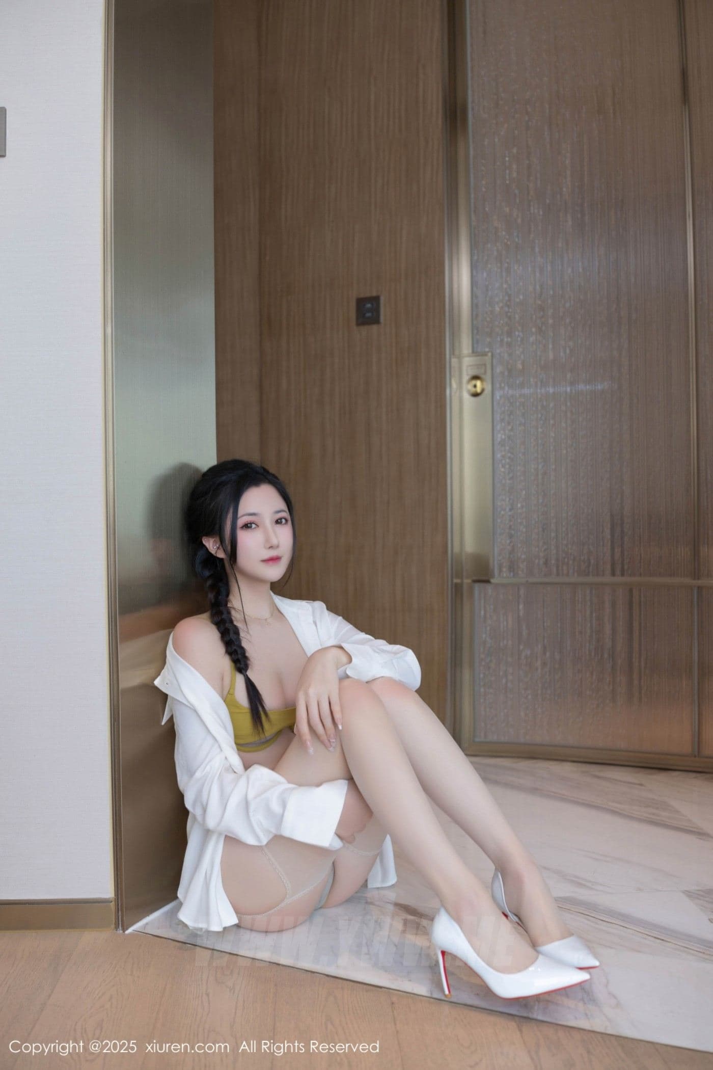 XiuRen秀人网 No.9709 鱼子酱Fish 丝袜美腿