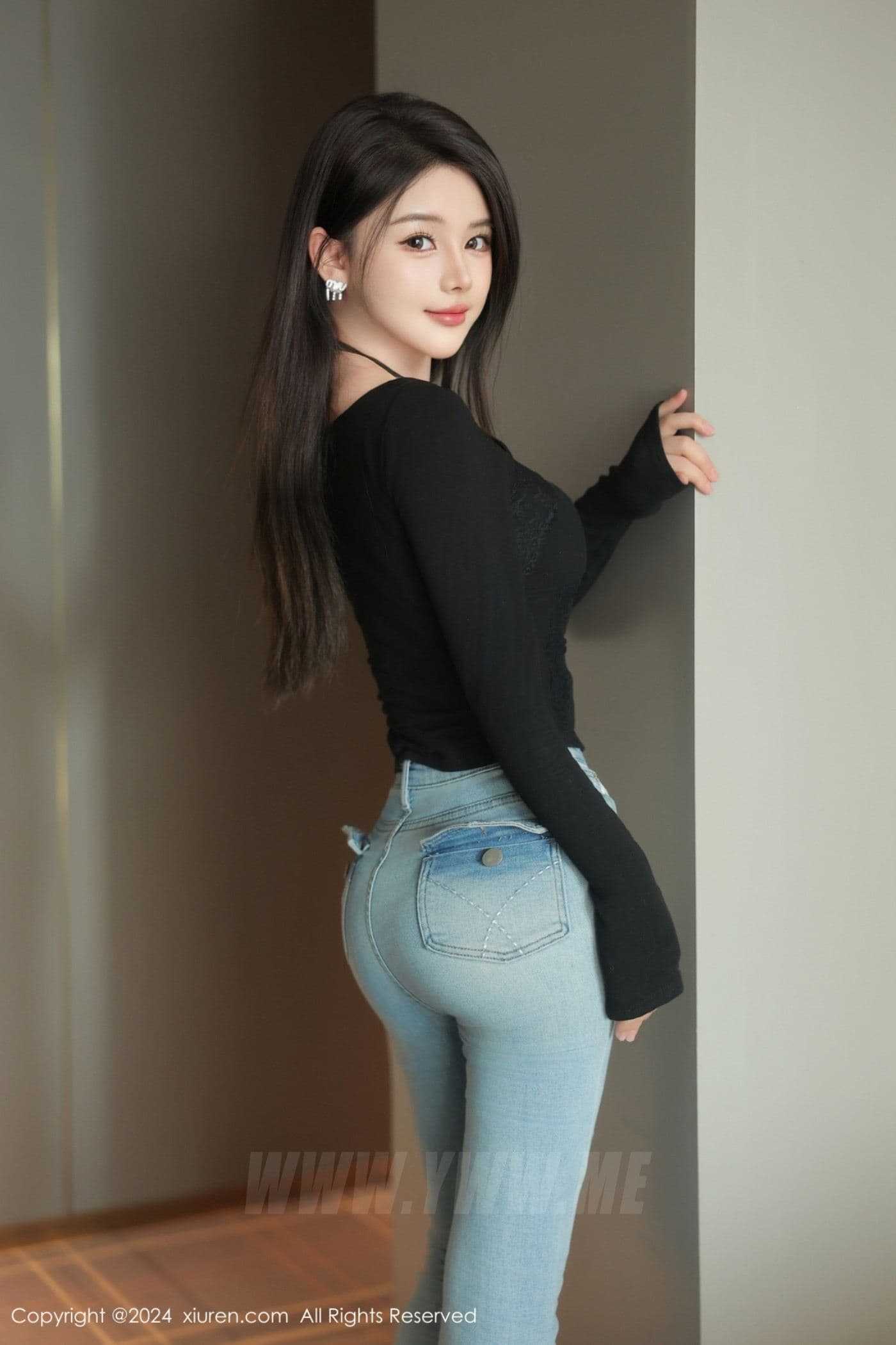 XiuRen秀人网 No.9666 爱酱里 黑丝美腿