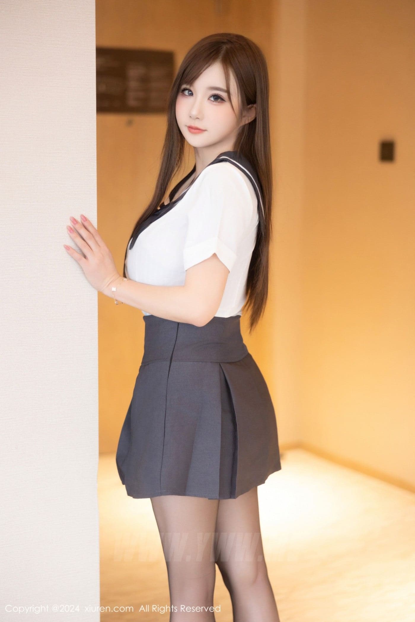 XiuRen秀人网 No.9663 小肉肉咪 黑丝美腿
