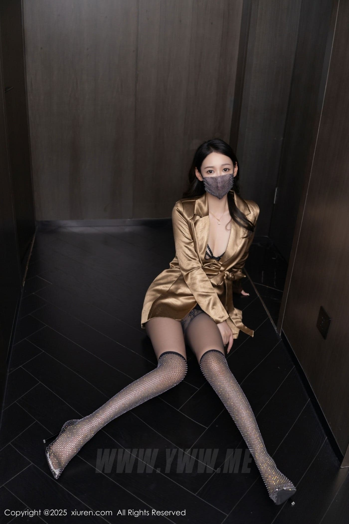 XiuRen秀人网 No.9751 唐安琪 黑丝美腿