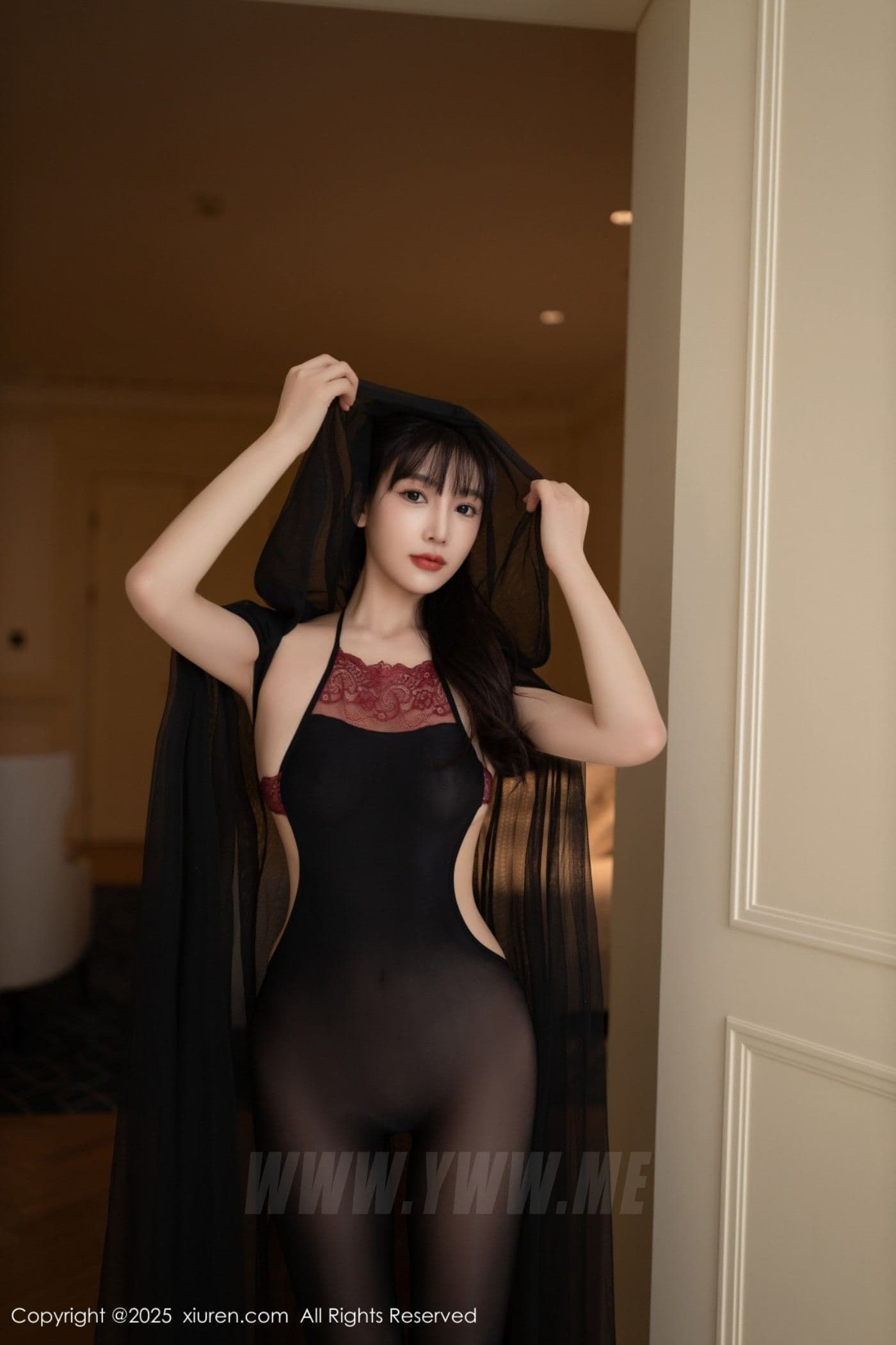 XiuRen秀人网 No.9735 陆萱萱 黑丝美腿