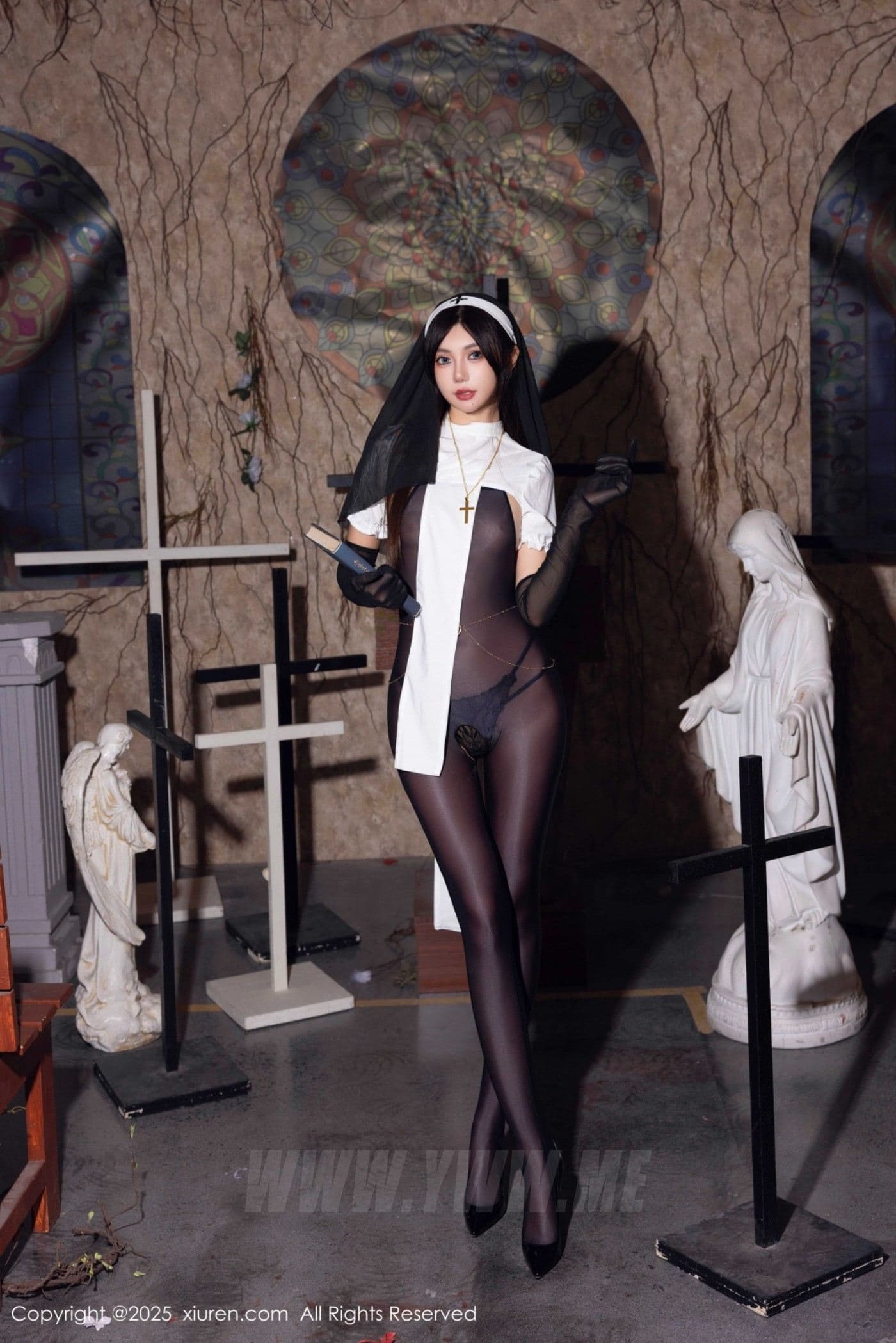 XiuRen秀人网 No.9774 绮里嘉ula 黑丝美腿