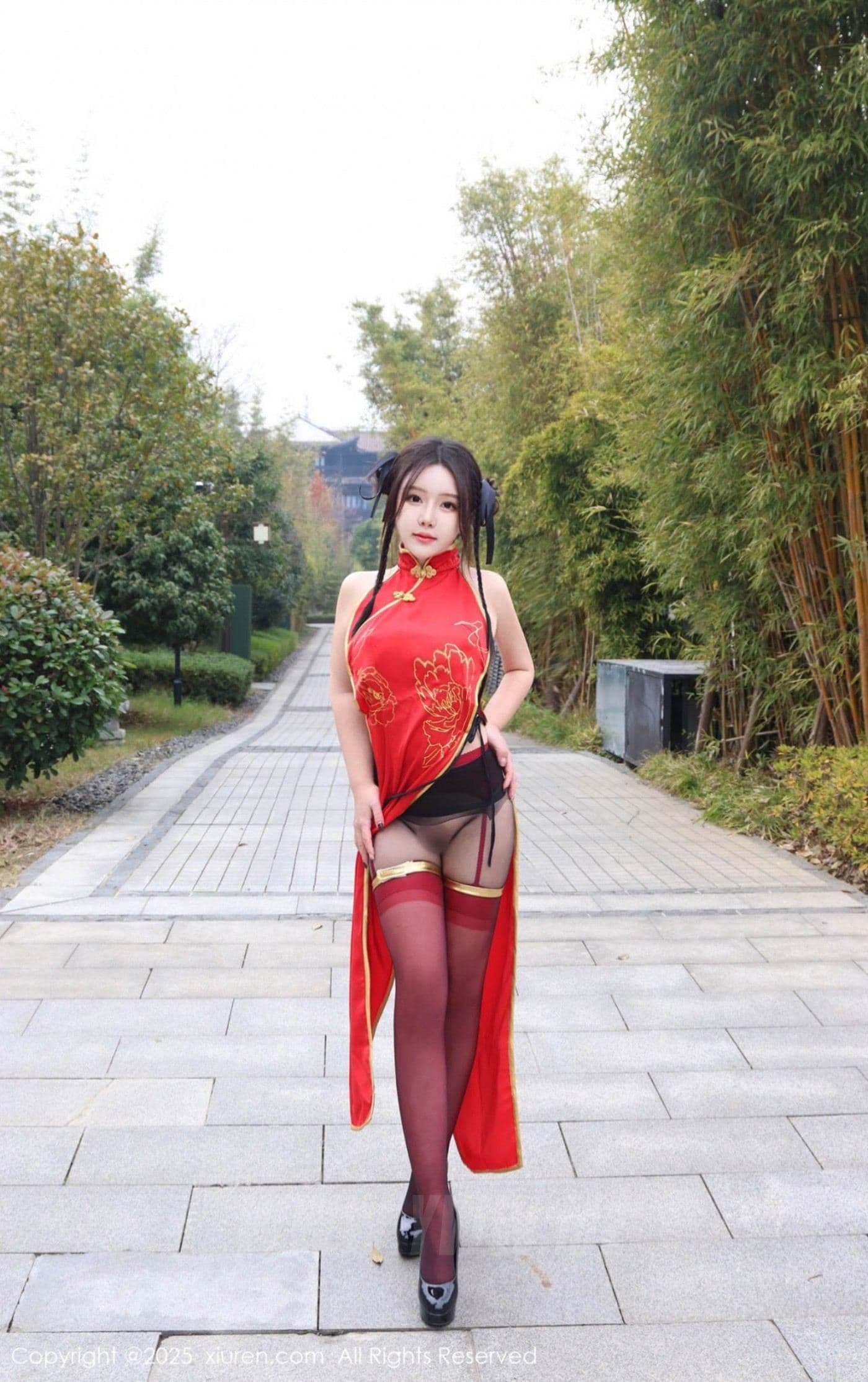 XiuRen秀人网 No.9834 小薯条nienie 旗袍美腿