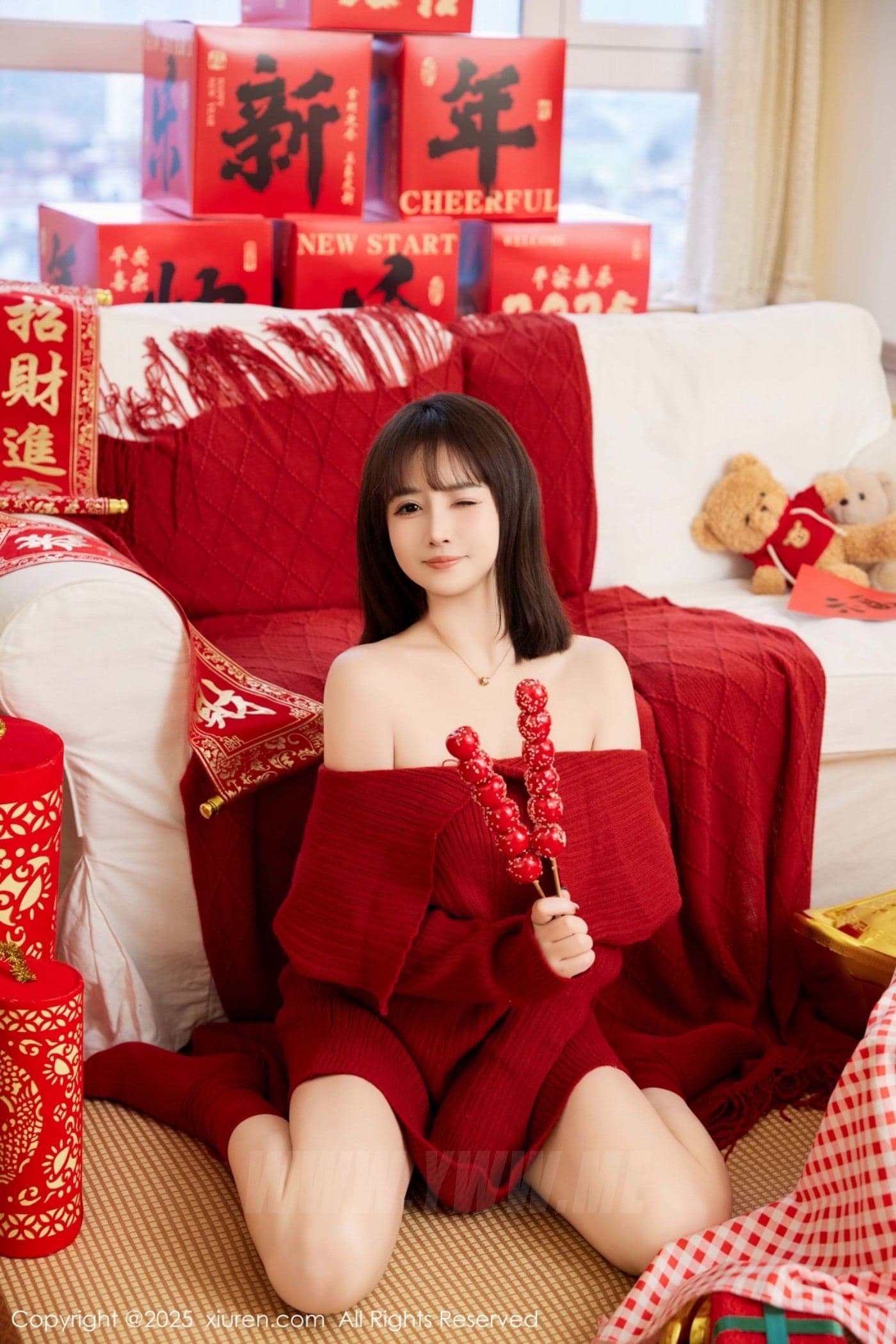 XiuRen秀人网 No.9818 养乐多Doll 新年主题