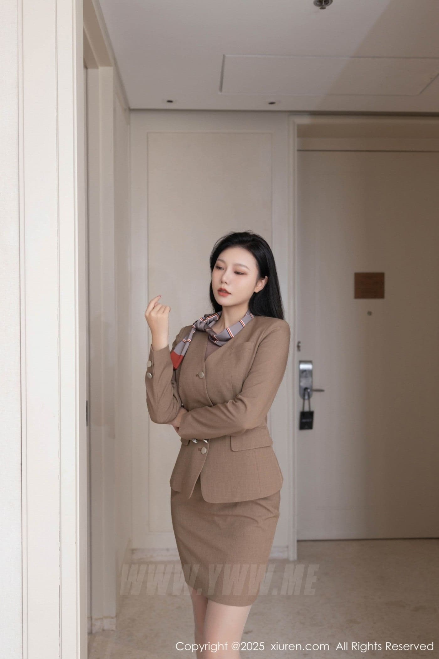 XiuRen秀人网 No.9966 安然anran 制服美腿